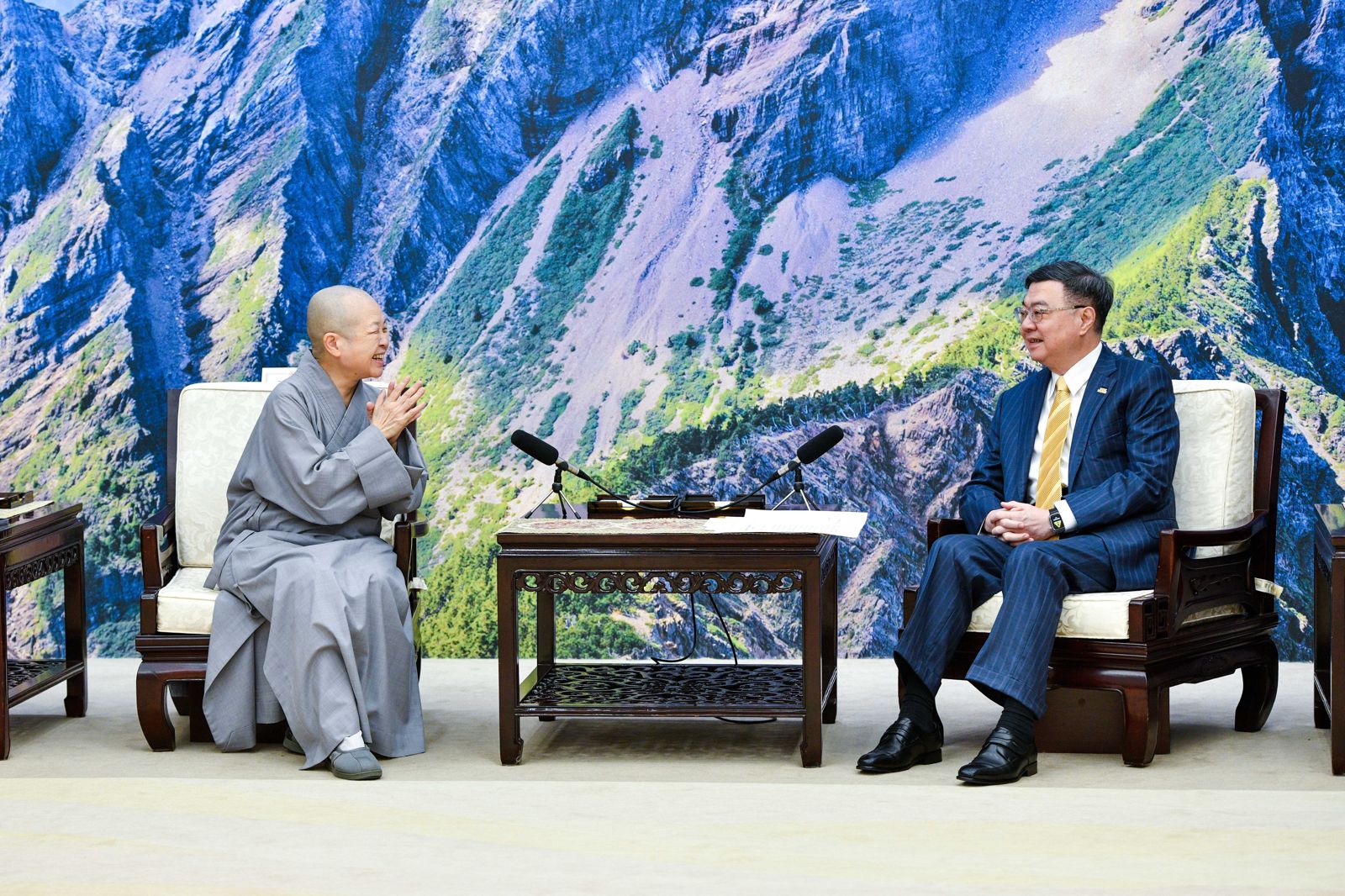 卓榮泰的道德勒索無法掩飾政策的混亂