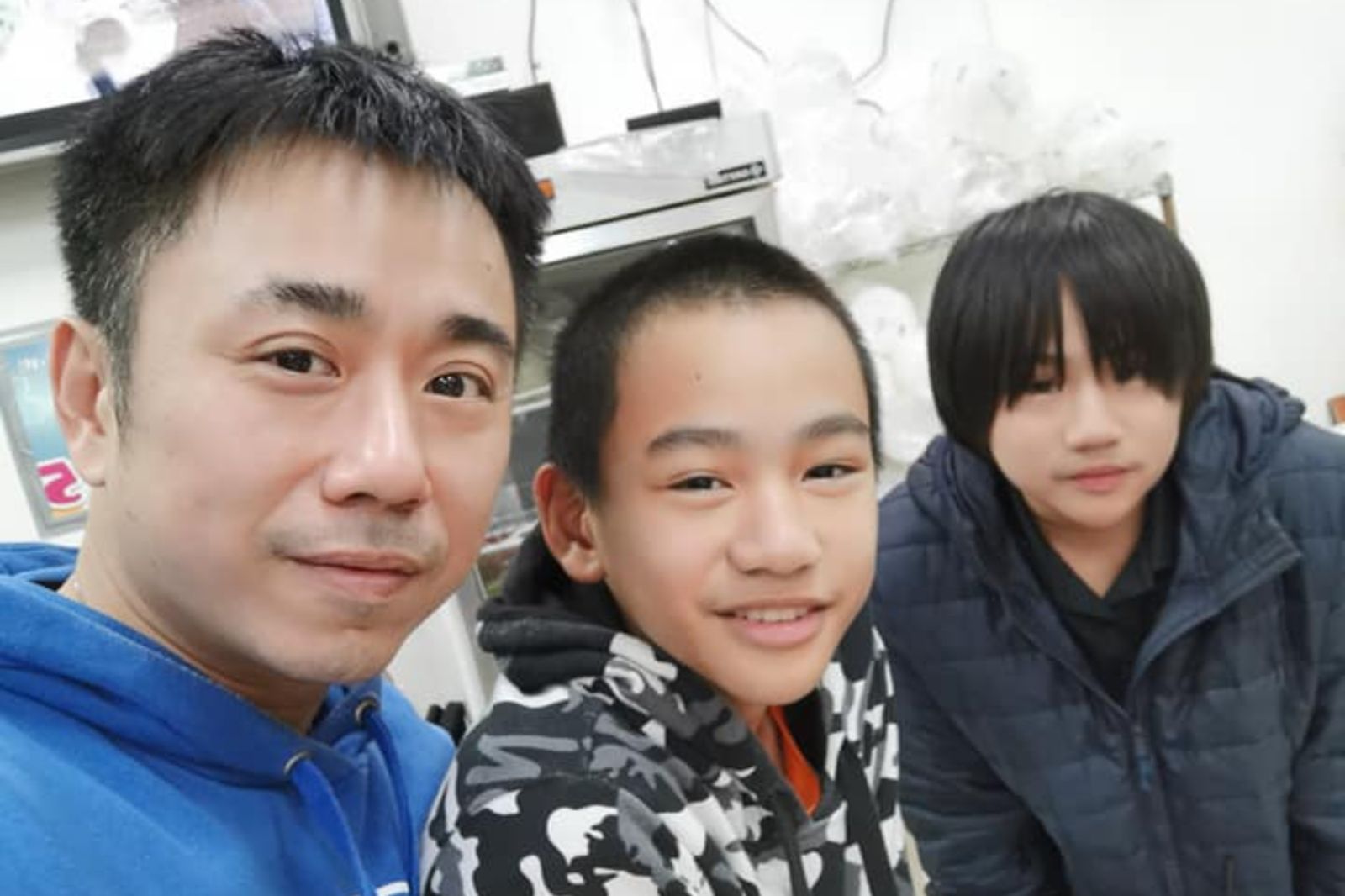 獨家/46歲小彬彬開公司爆慘賠千萬!只有1員工揭真實原因 兒小小彬、迷你彬讀大學現況曝光