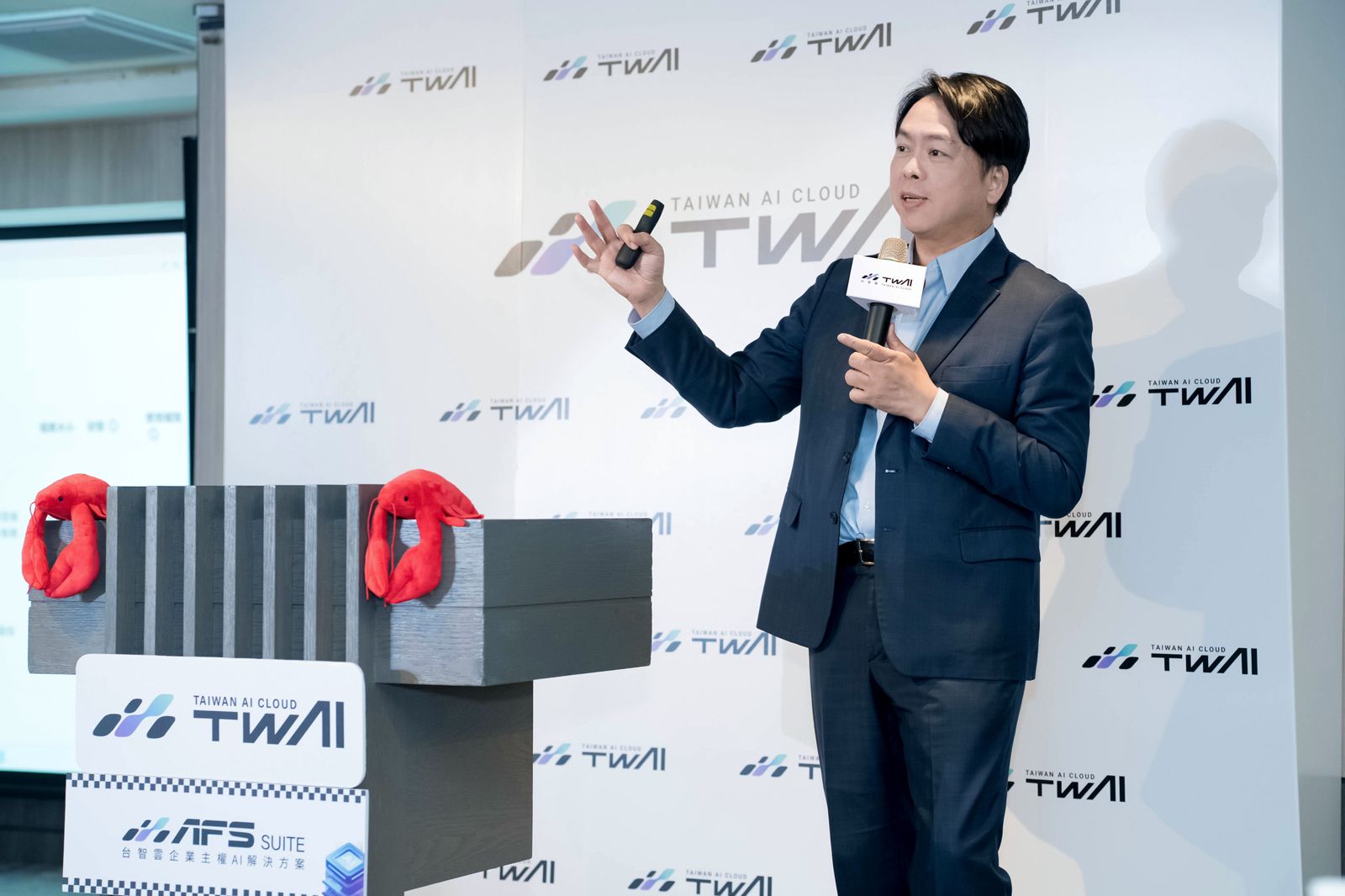 「龍蝦」害資料裸奔、燒穿錢包 華碩子公司台智雲推企業「安全養蝦」方案