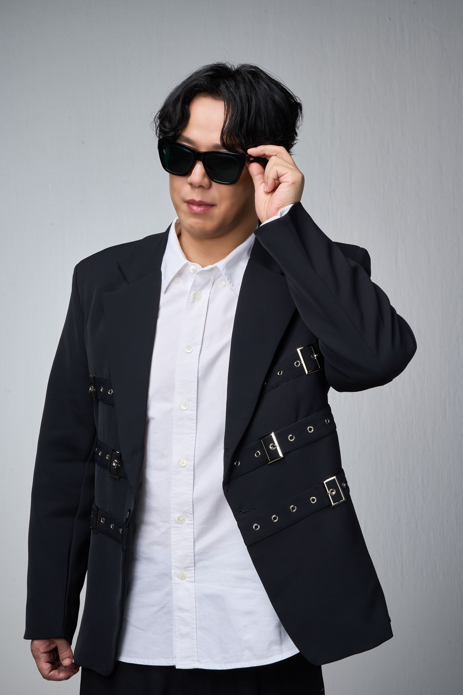 蕭煌奇日前進棚拍攝宣傳照。廠商提供