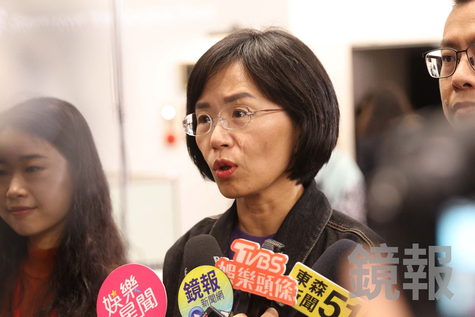 李四川主視覺「扛巨錘」遭控抄襲　對手蘇巧慧回應了