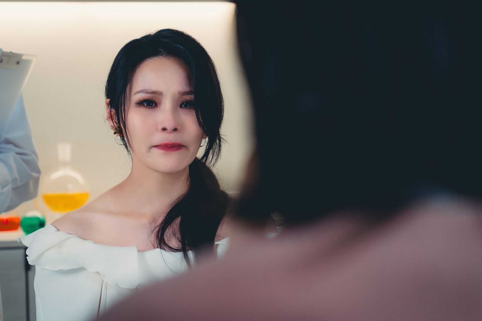 49歲生日帶病上工情緒潰堤！周蕙淚崩瞬間曝光　「曾失聯好友」現場直擊