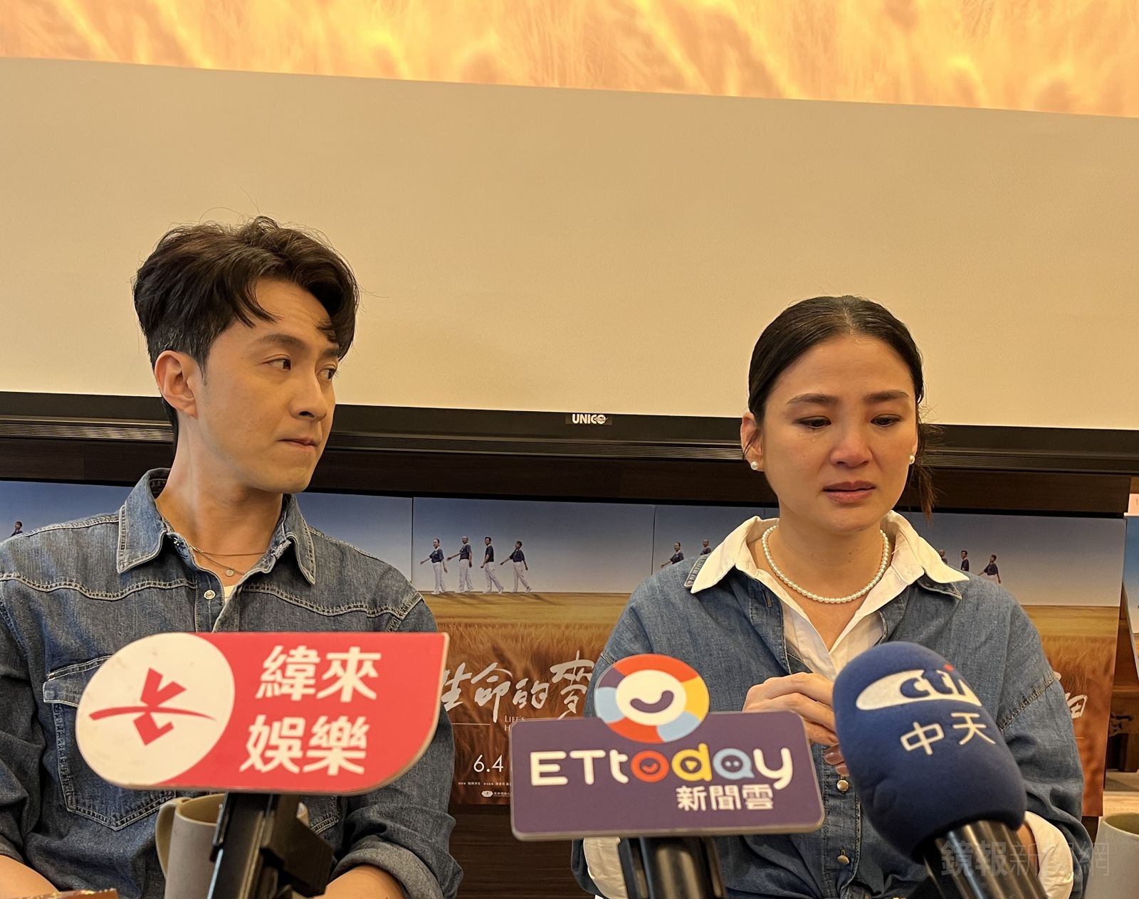 洪小鈴（右）想起已故的父親難過淚崩。劉慧茹攝