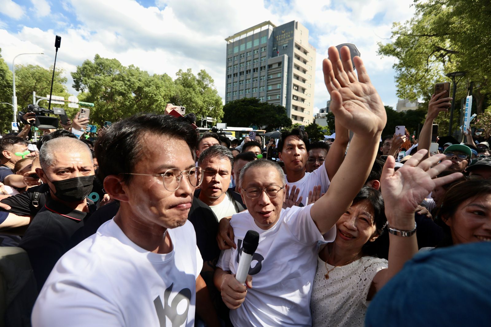 陳嘉宏專欄：久違了　那個唬爛嘐潲的柯文哲