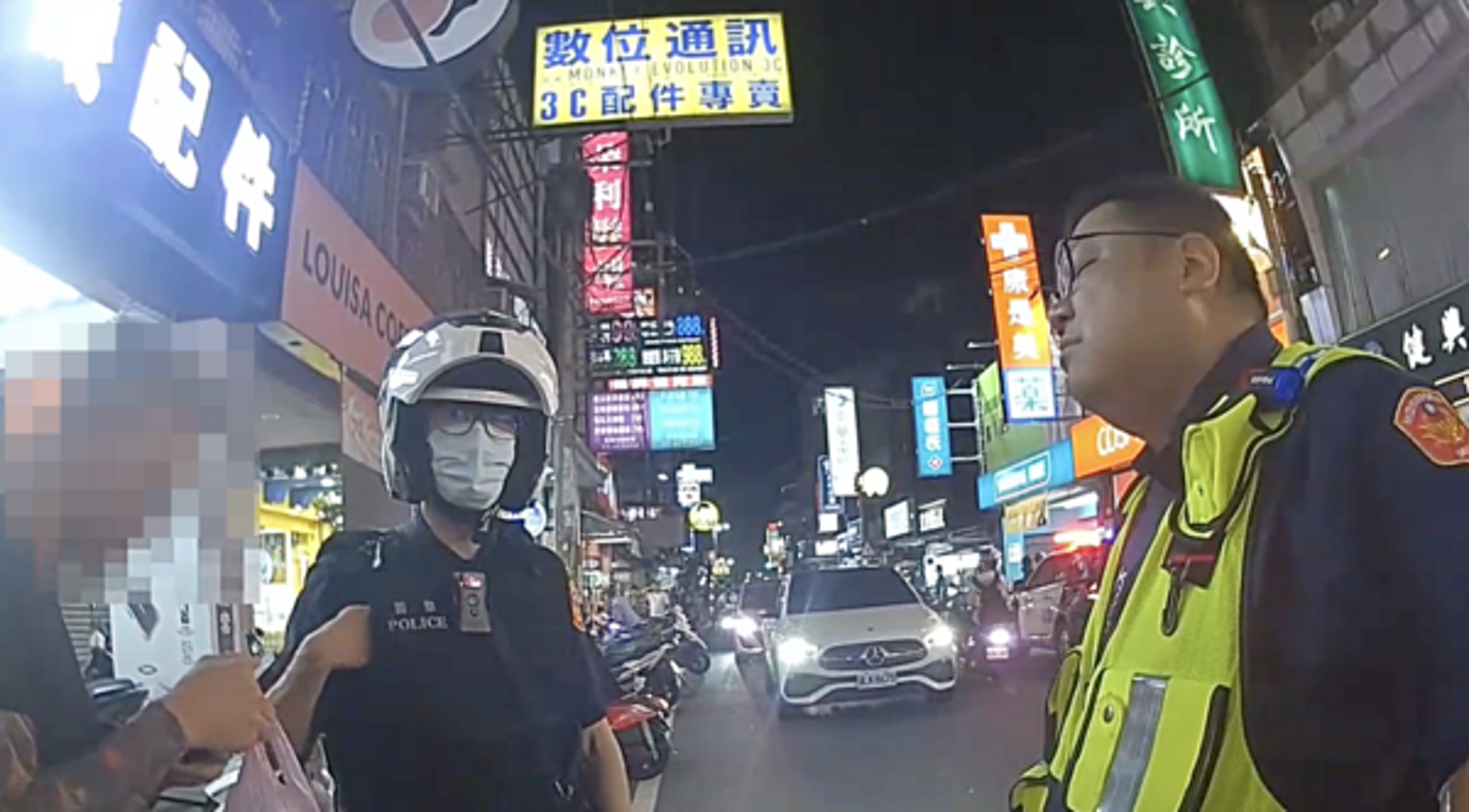 「討債網紅」再衝章魚燒攤踢鐵板 中壢警當場逮人「恐嚇取財」送辦