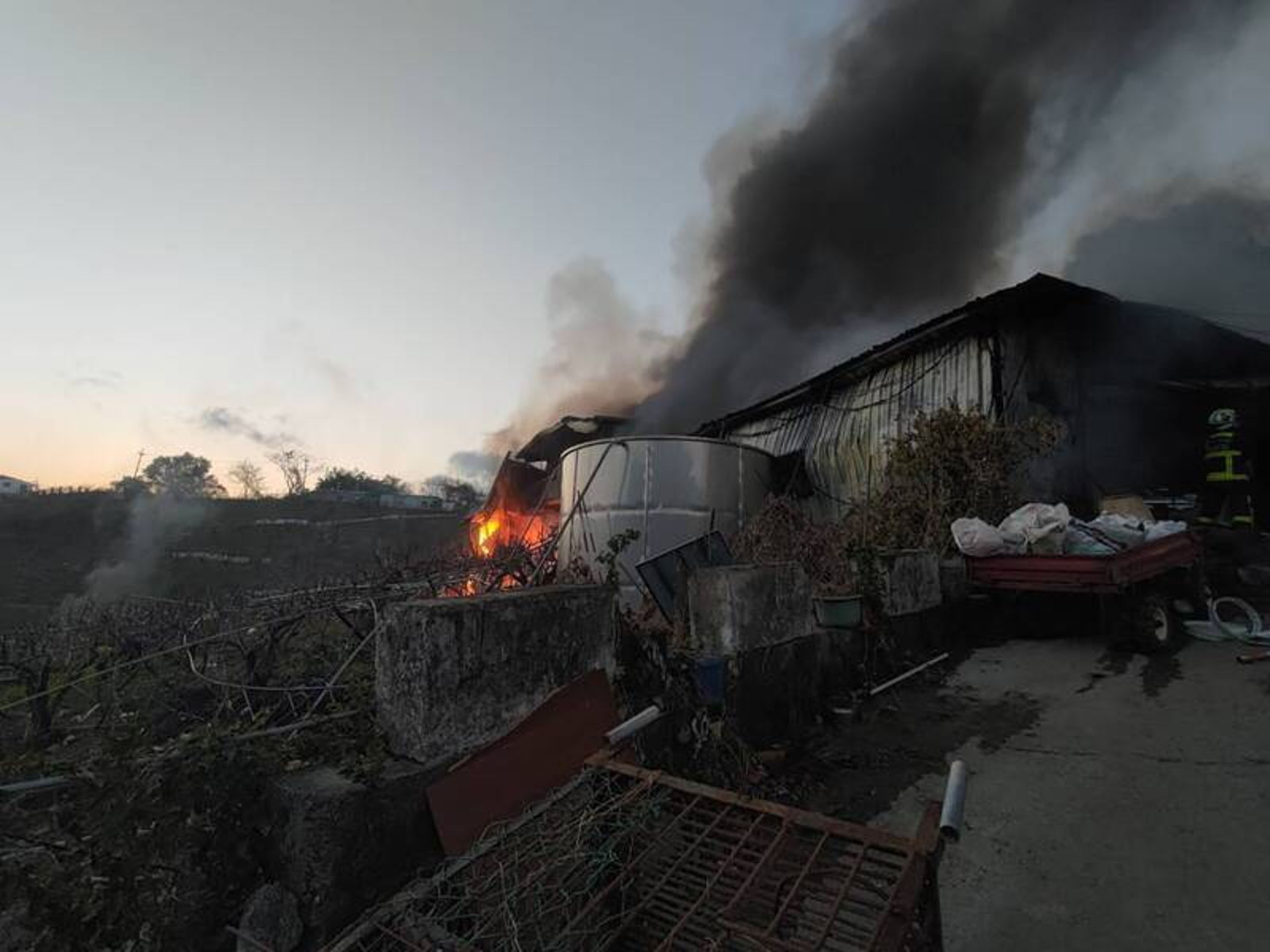梨山火燒工寮　租客剛繳租地主兒竟討錢　疑借款不成涉縱火毀600萬器材
