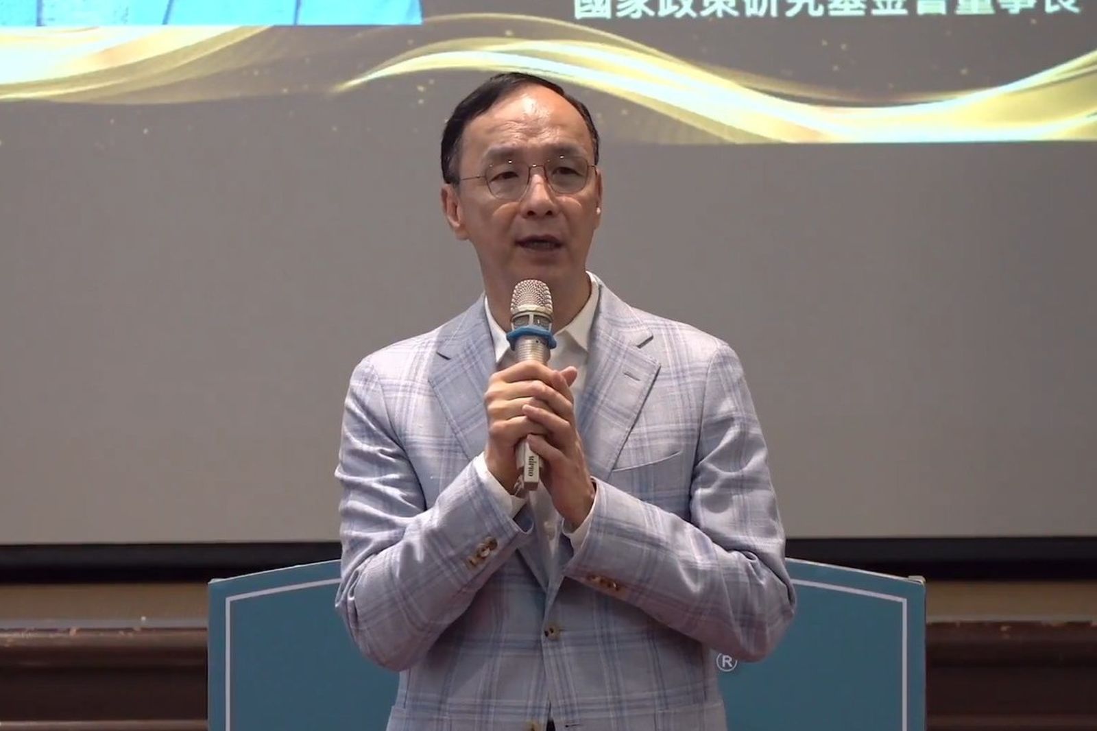 藍黨魁本週六交棒　朱立倫今祝福鄭麗文：黨內常有誤會「最難的是任謗」