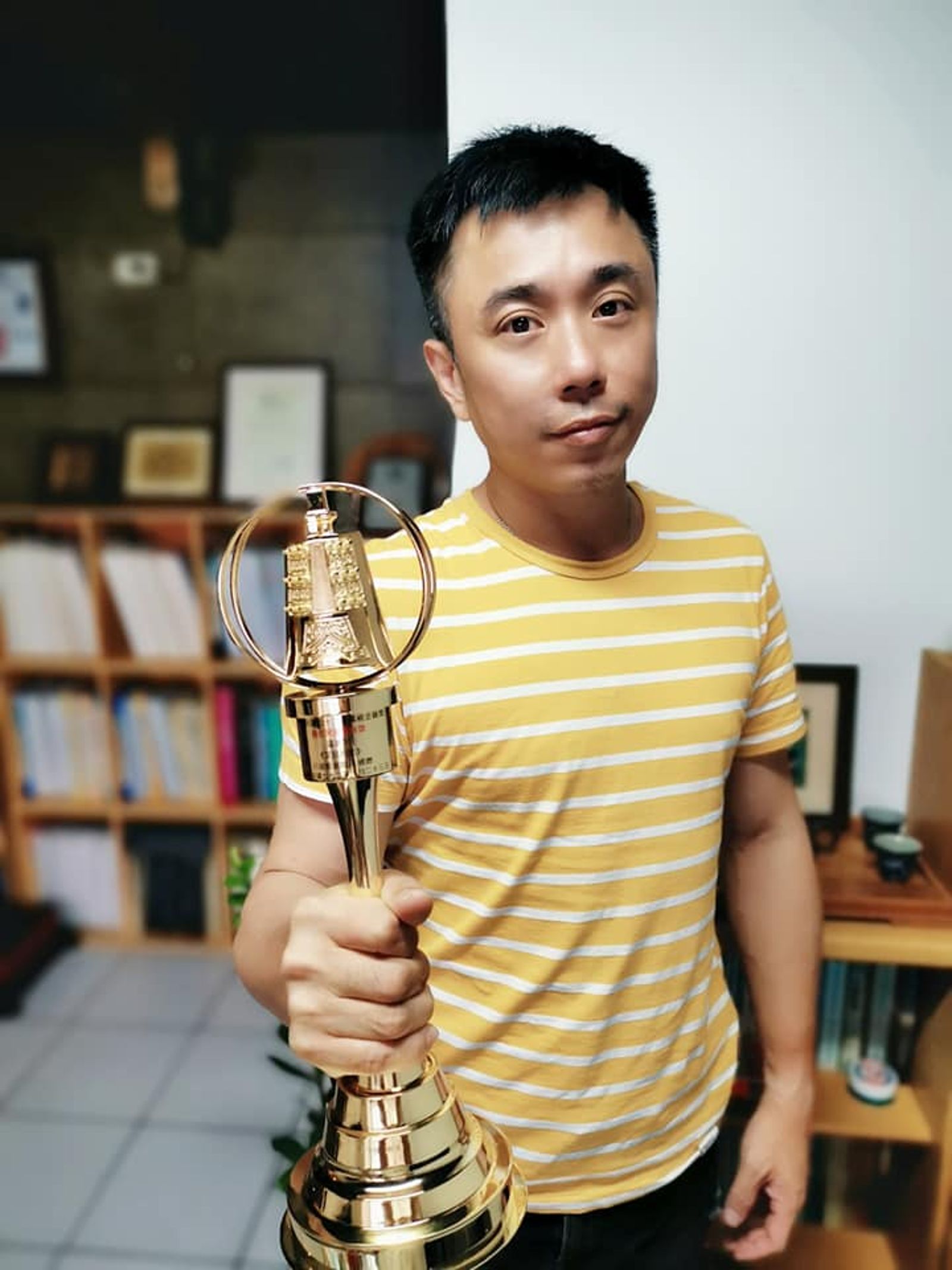 小彬彬4歲就獲得金鐘獎。翻攝臉書