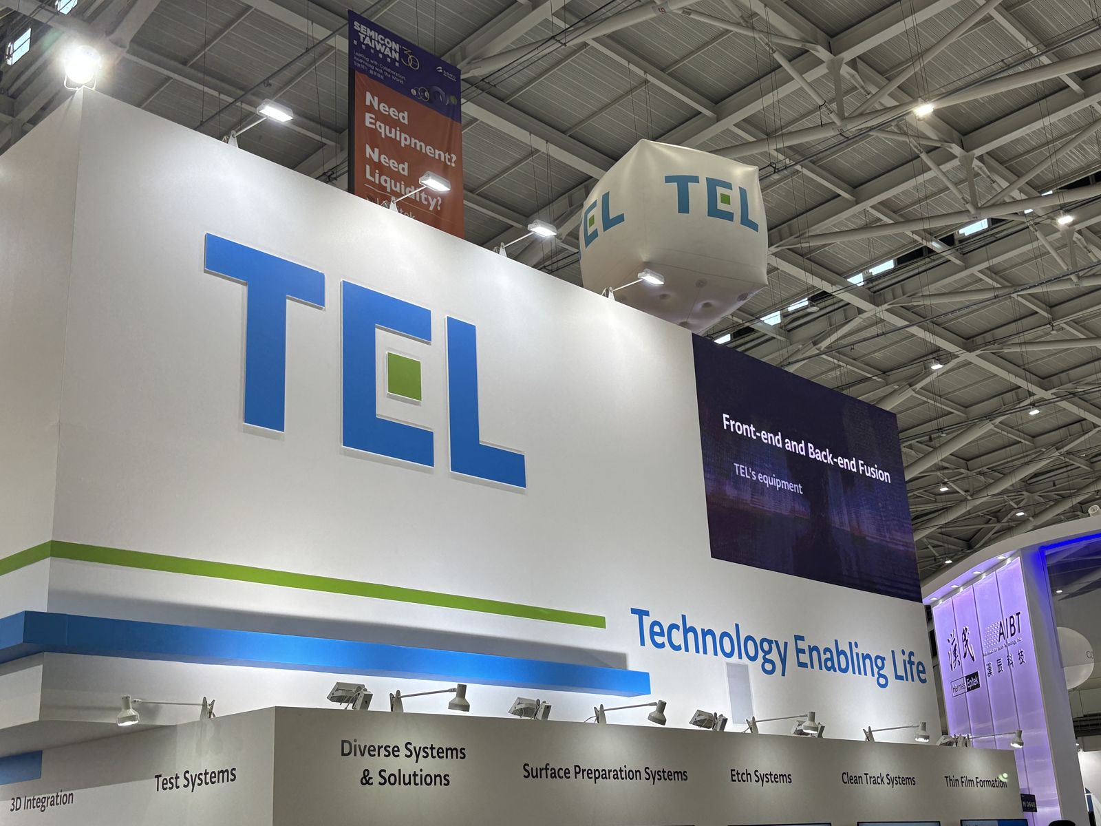 SEMICON 2025東京威力科創的攤位。