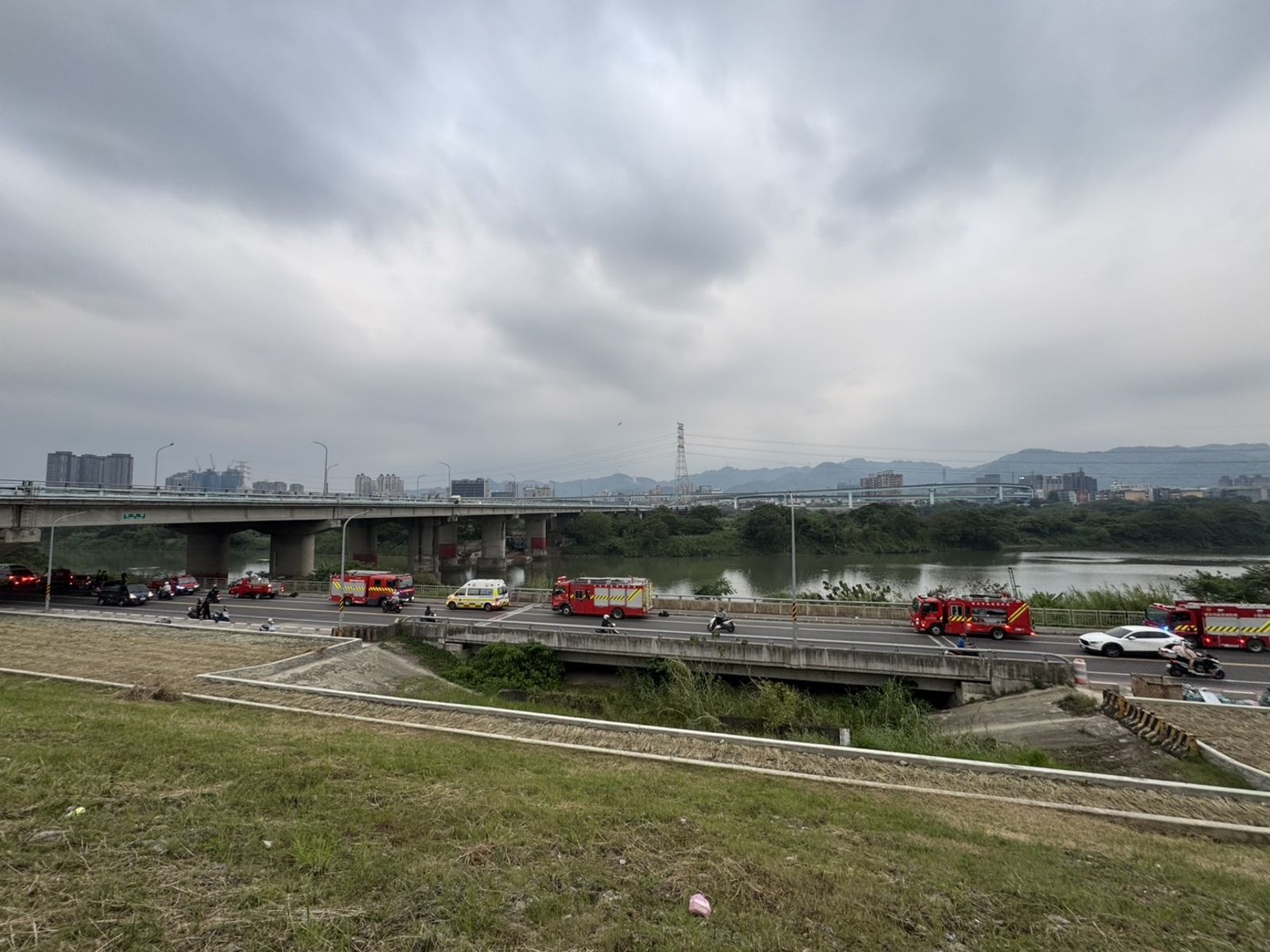 疑感情、官司因素情緒低落 空軍現役女軍官墜河亡