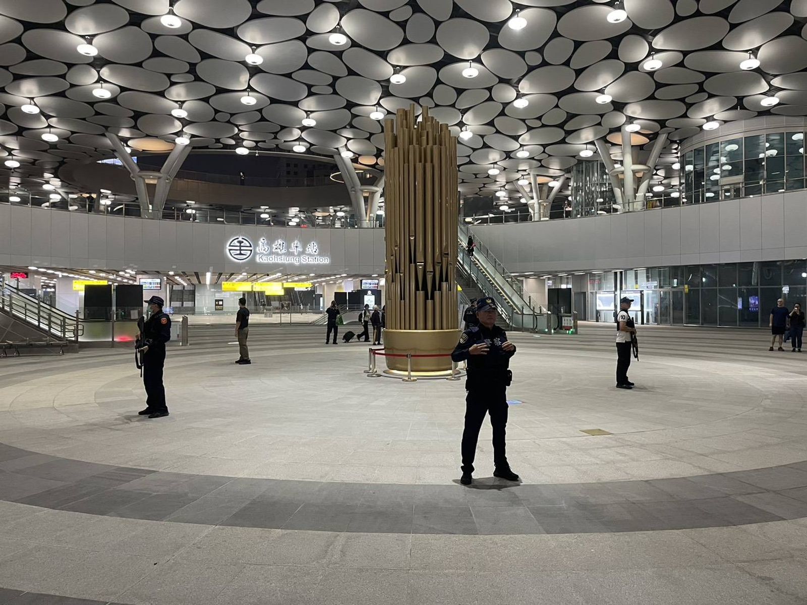 網友貼文嗆「張文我兄弟」爆屬「同組織」　恫嚇下一站高雄！警荷槍實彈戒備