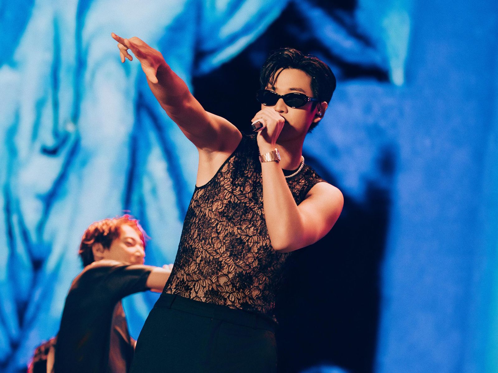 周興哲解鎖人生首場體育場！3萬人齊喊「老公」場面壯觀