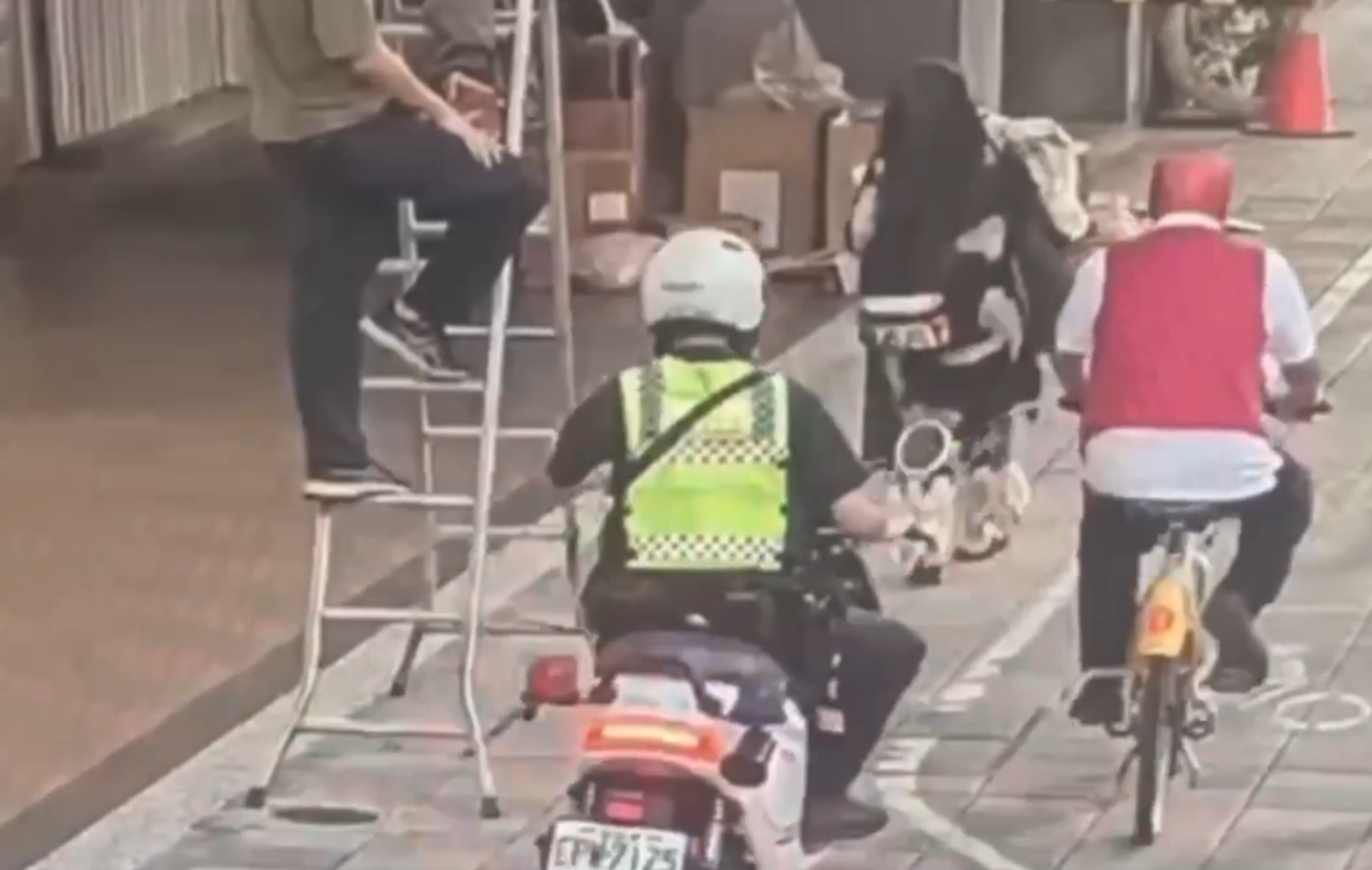 「Ubike蜘蛛人」現身中山商圈 網瘋傳影片嗨喊:NPC登場