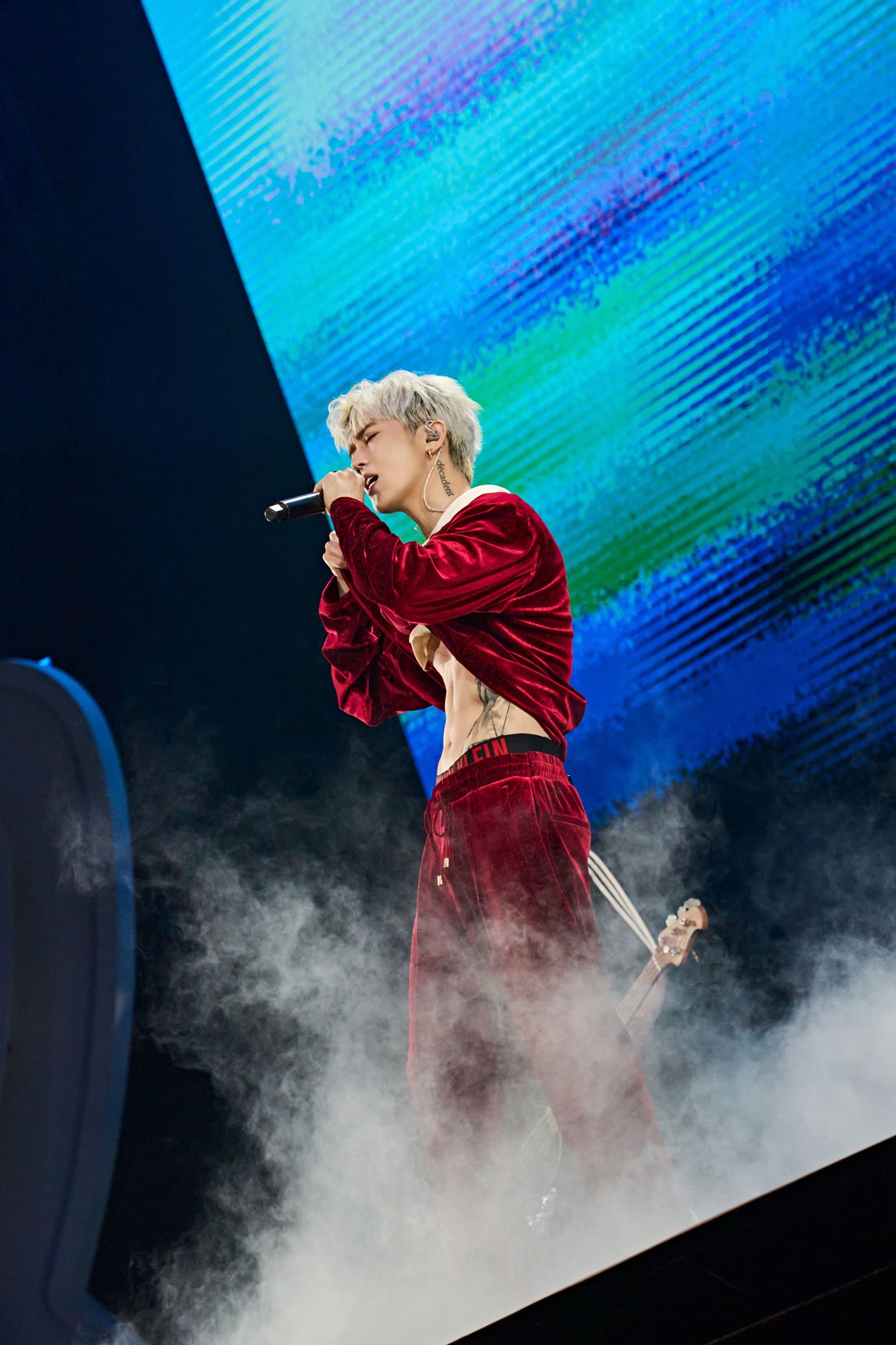 畢書盡秀冰塊腹肌引爆現場氣氛。索尼音樂提供