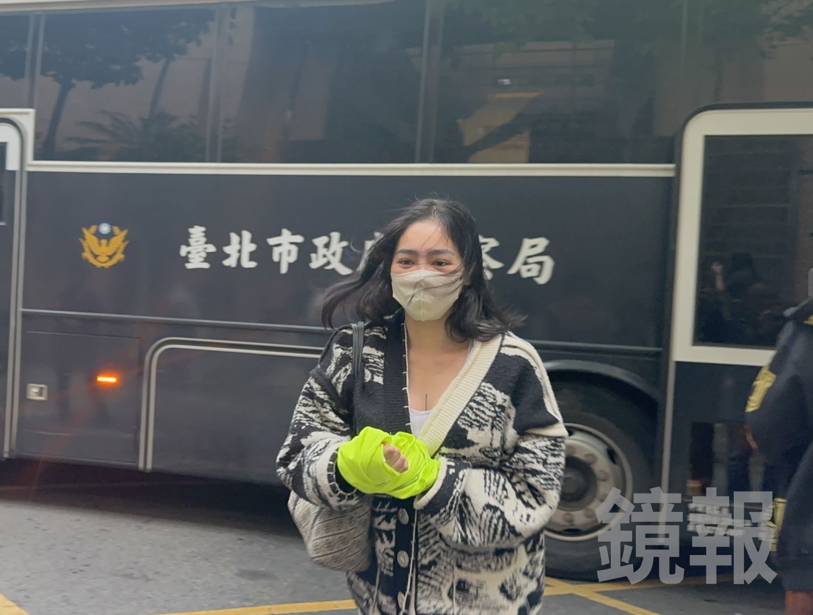 寂寞宅男慘被割韭菜!AI美聲誘騙買iPhone、Dyson 「甜美電眼」女公關移送畫面曝