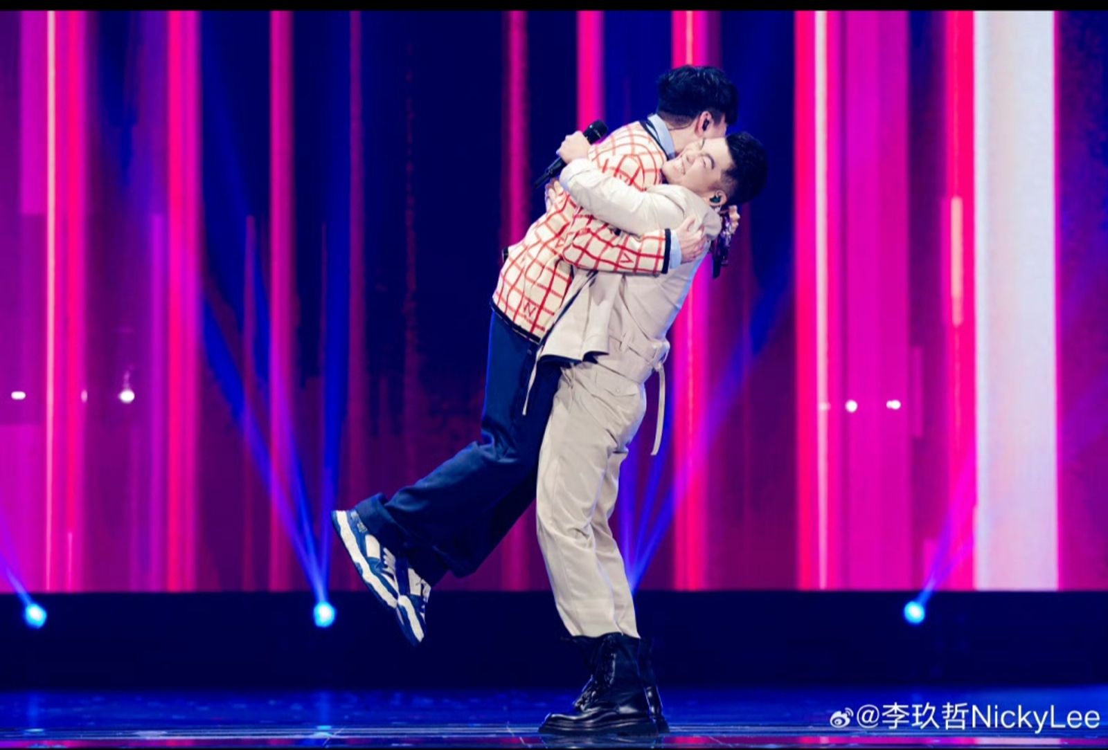 林俊傑4日邀請李玖哲擔任演唱會嘉賓。翻攝李玖哲微博