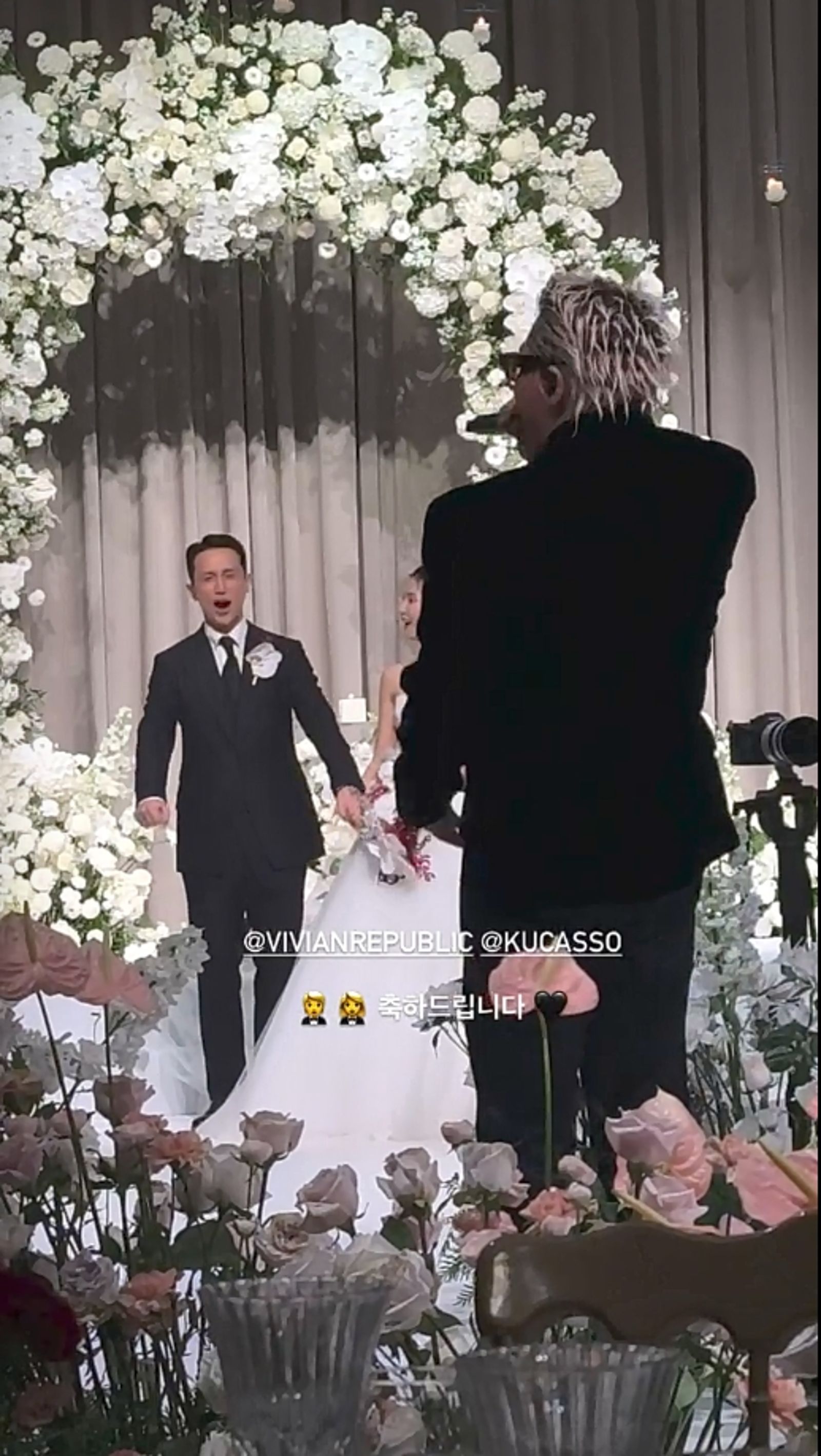 太陽今天親自獻唱結婚祝歌,當起婚禮歌手。翻攝IG@babyzoo_dancer