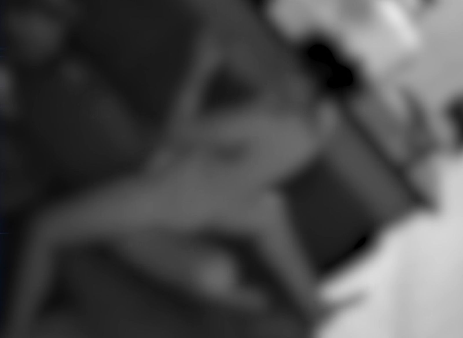 女上男下愛愛到一半「她突掏刀狂刺」!原因竟是一夜情男伴拒絕「這要求」