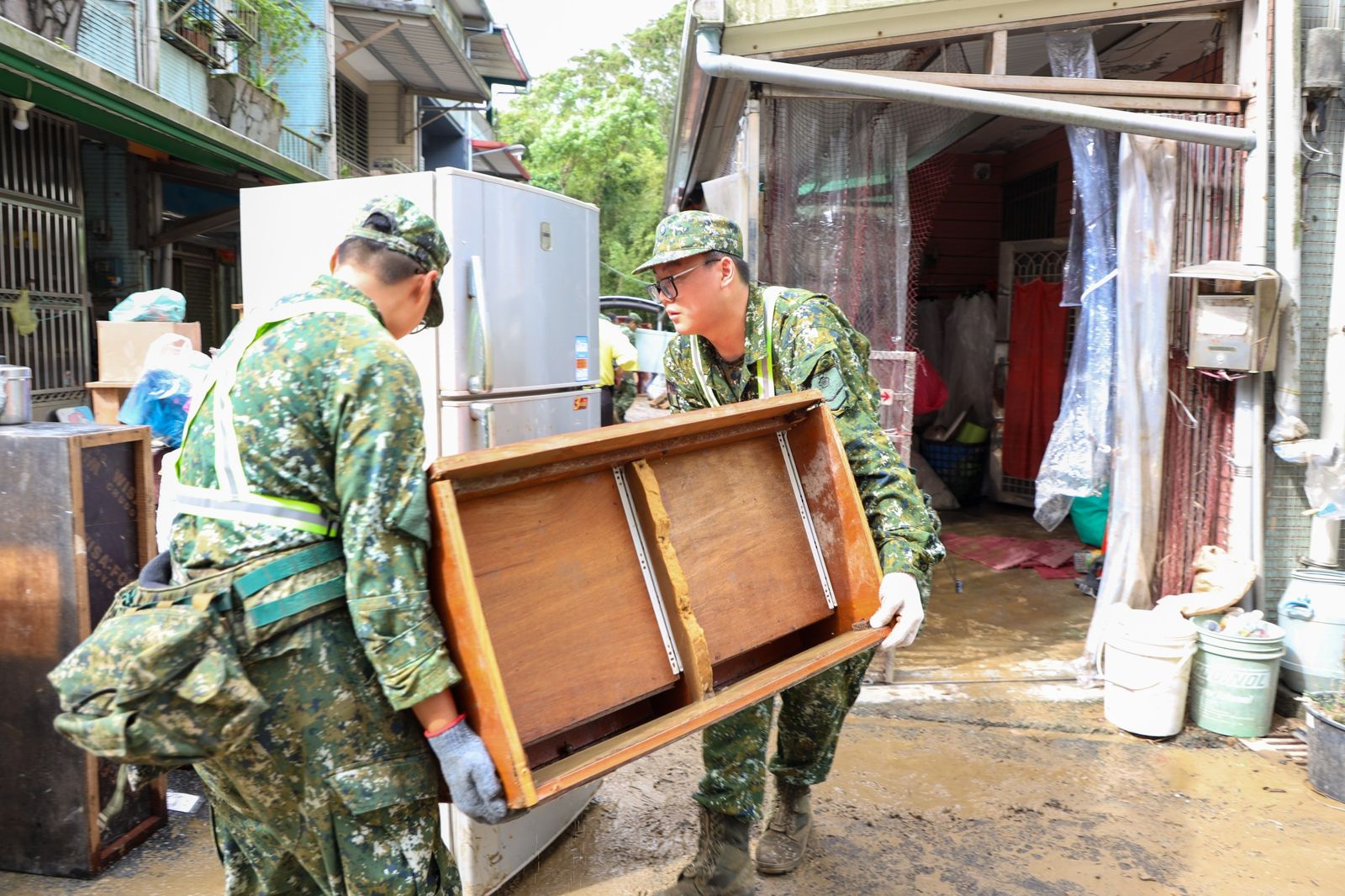 鳳凰颱風肆虐蘇澳宛如孤島　國軍持續搶救復原工作
