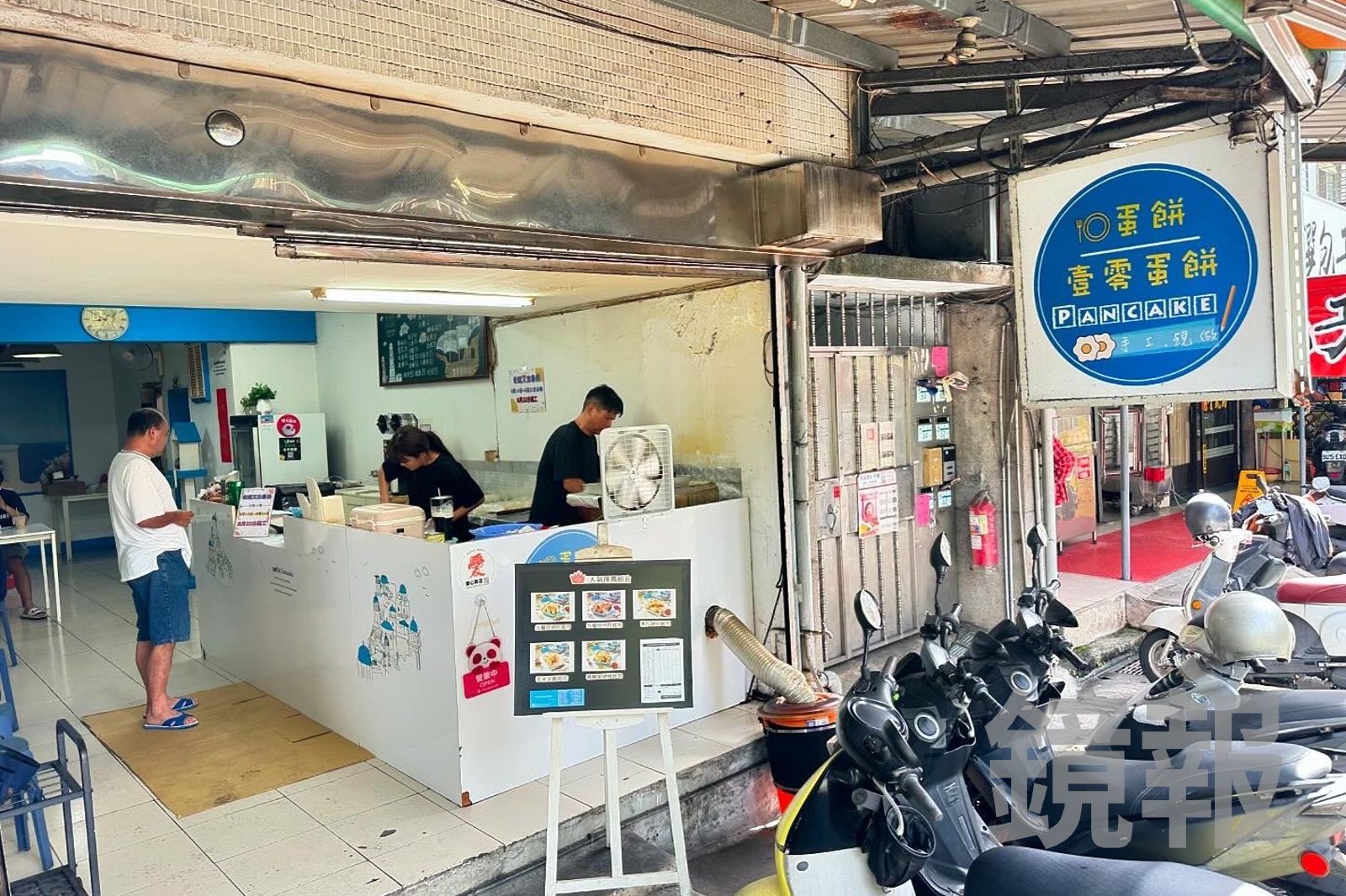 「壹零手工蛋餅」藏在永和巷弄裡,但人氣、口碑都很好。