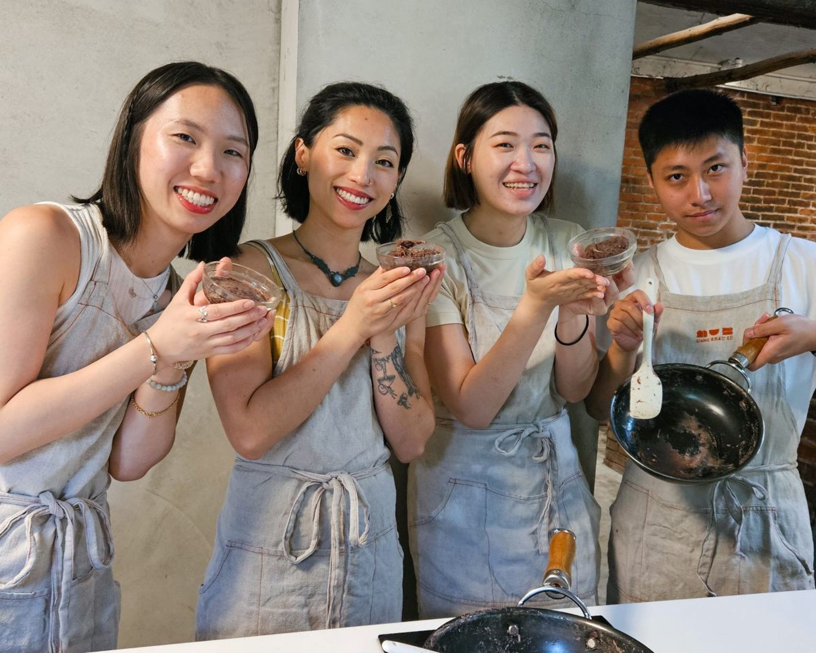 紅龜粿成共同記憶！金曲歌后邱淑蟬跨3時區連線創作　秒變方大同粉絲會