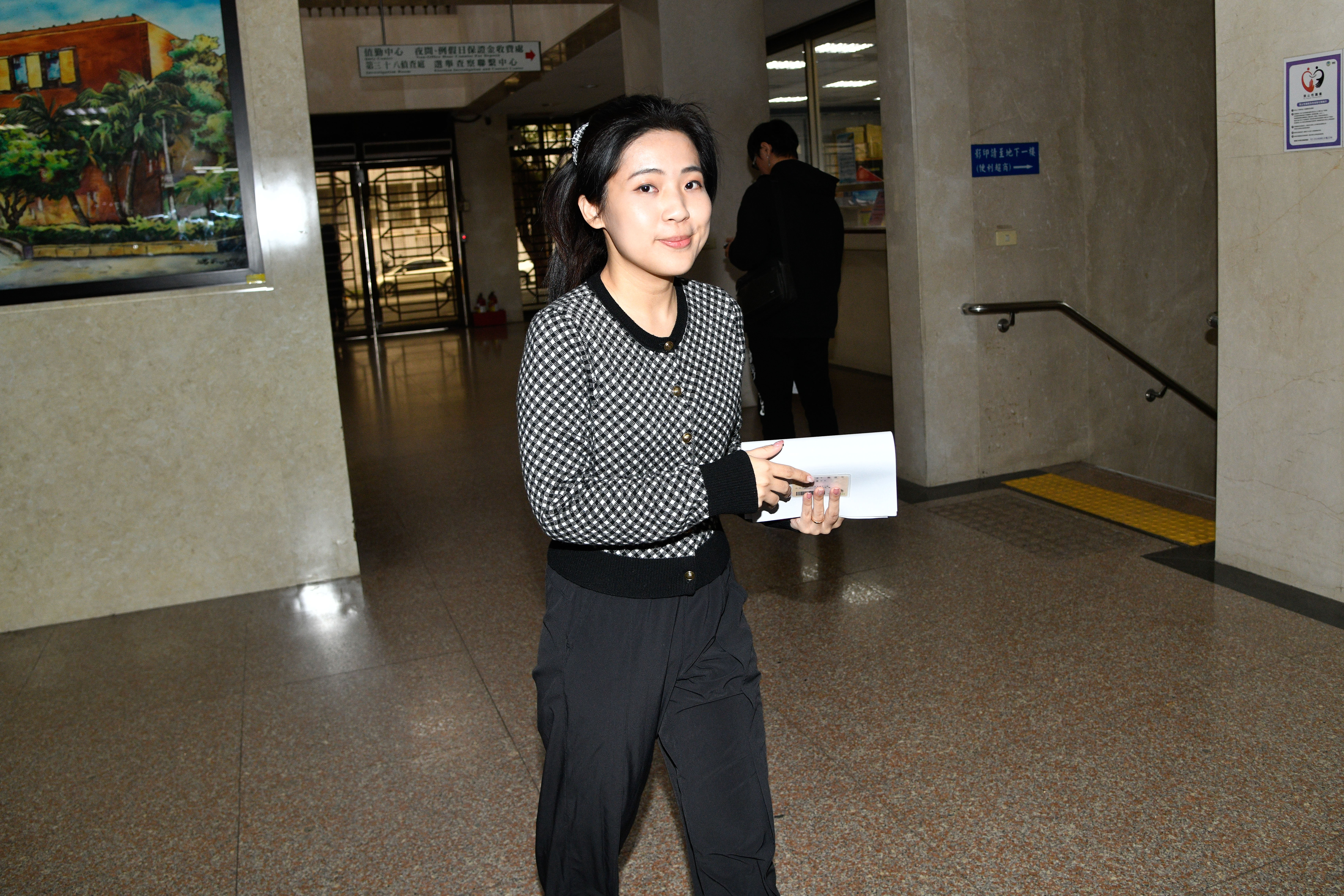 爆溫朗東「吃草裝瘋逃兵」　檢認屬公評之事！徐巧芯安全下庄