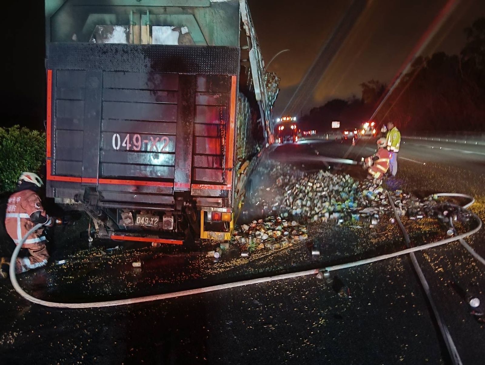 快訊／國道一號火燒「飲料貨車」　南下回堵塞爆2公里
