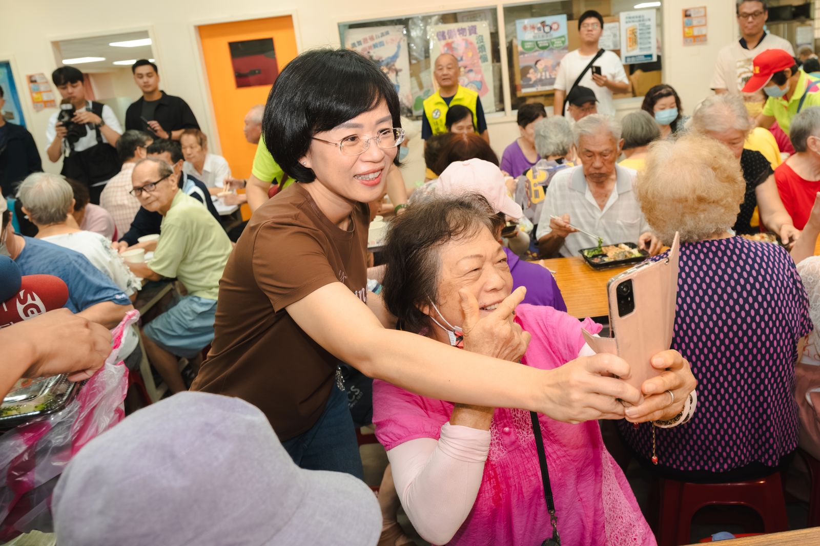 喊8連任里長「豬八戒」遭藍營批失禮傲慢 蘇巧慧曝兩代交情:我們非常熟