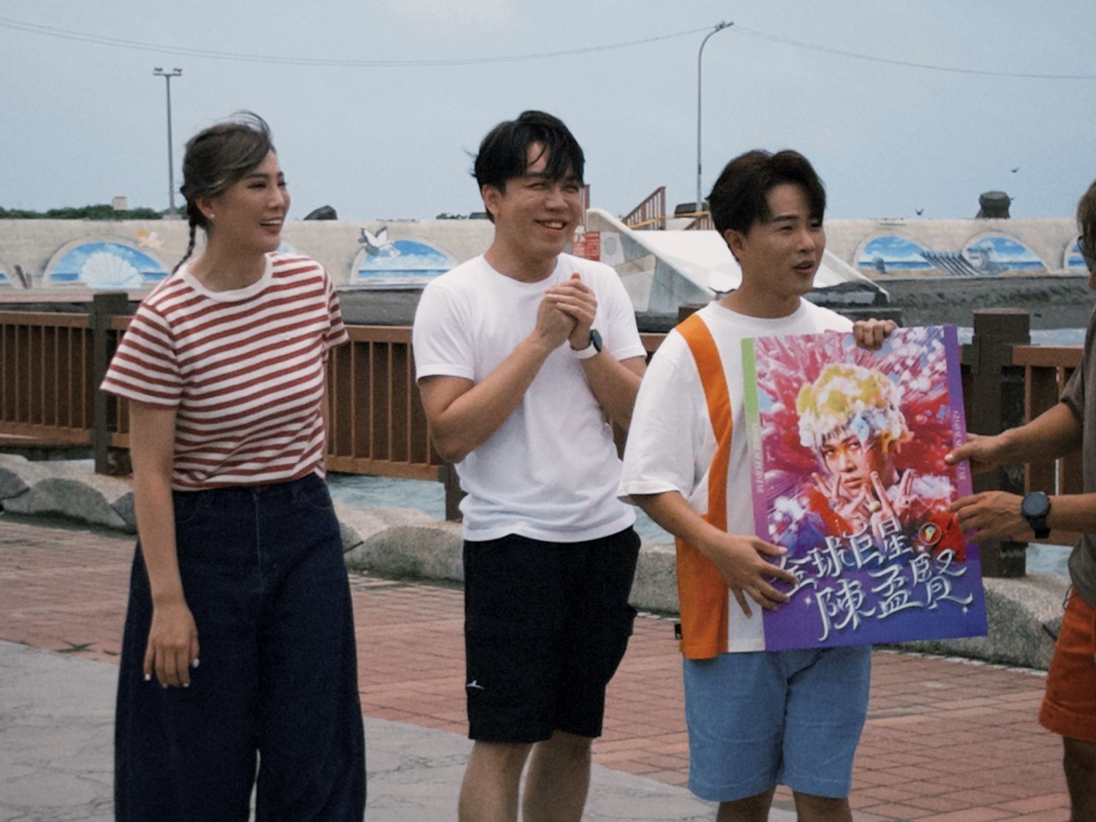 《飢餓遊戲》郭婷筠（左起）許志豪、陳孟賢上節目玩遊戲。中視提供