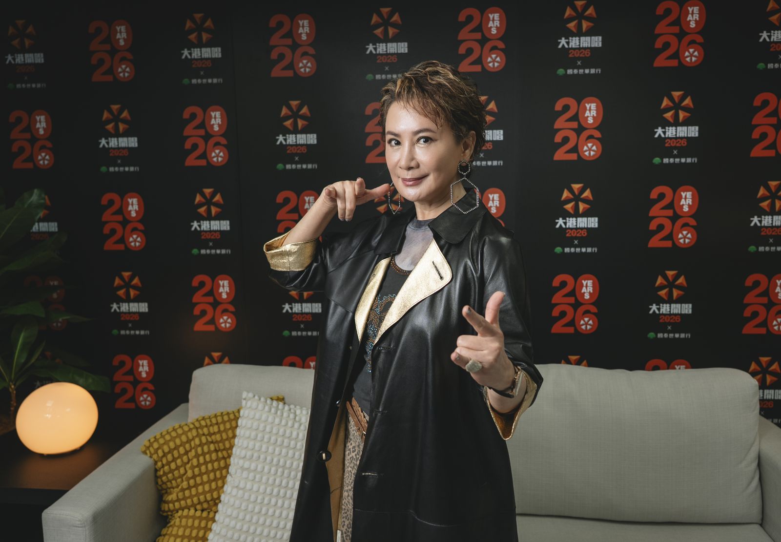 姐姐與嘉慶君對決！陳亞蘭登大港強碰謝金燕　開唱驚見「開圈」拒穿40公斤龍袍理由曝光