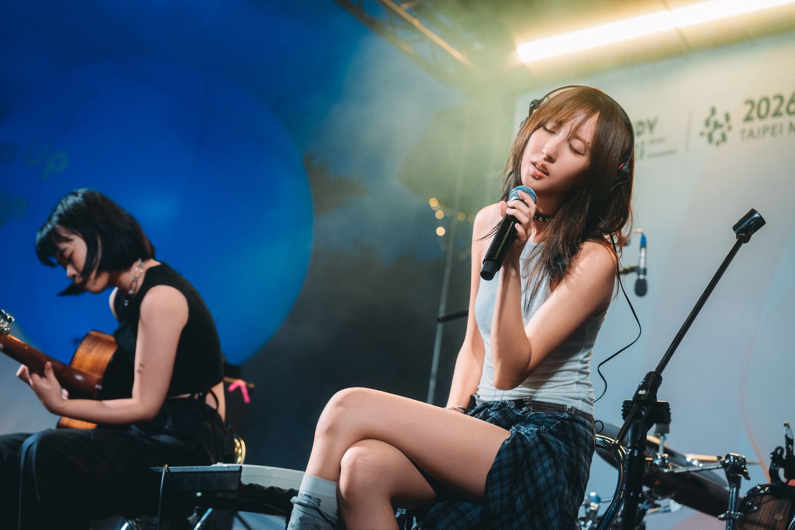 女星首唱新歌悼已逝愛犬!唱一半天空突降雨 「一結束雨就停」全場動容