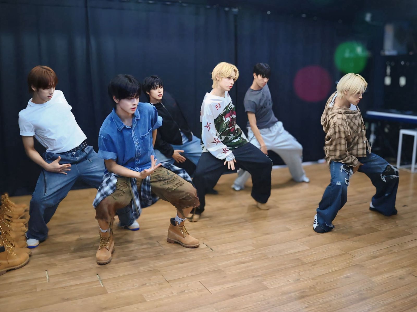 SEVENTOEIGHT正在韓國受訓中。天空娛樂提供