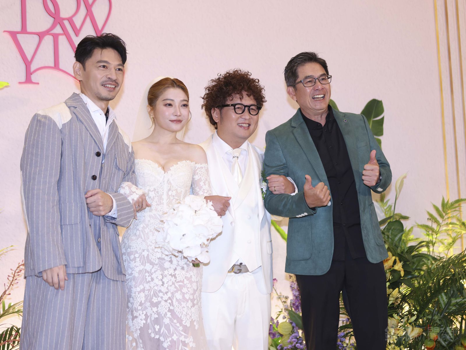 宏都拉斯（右一）來參加婚禮。劉耀匀拍攝