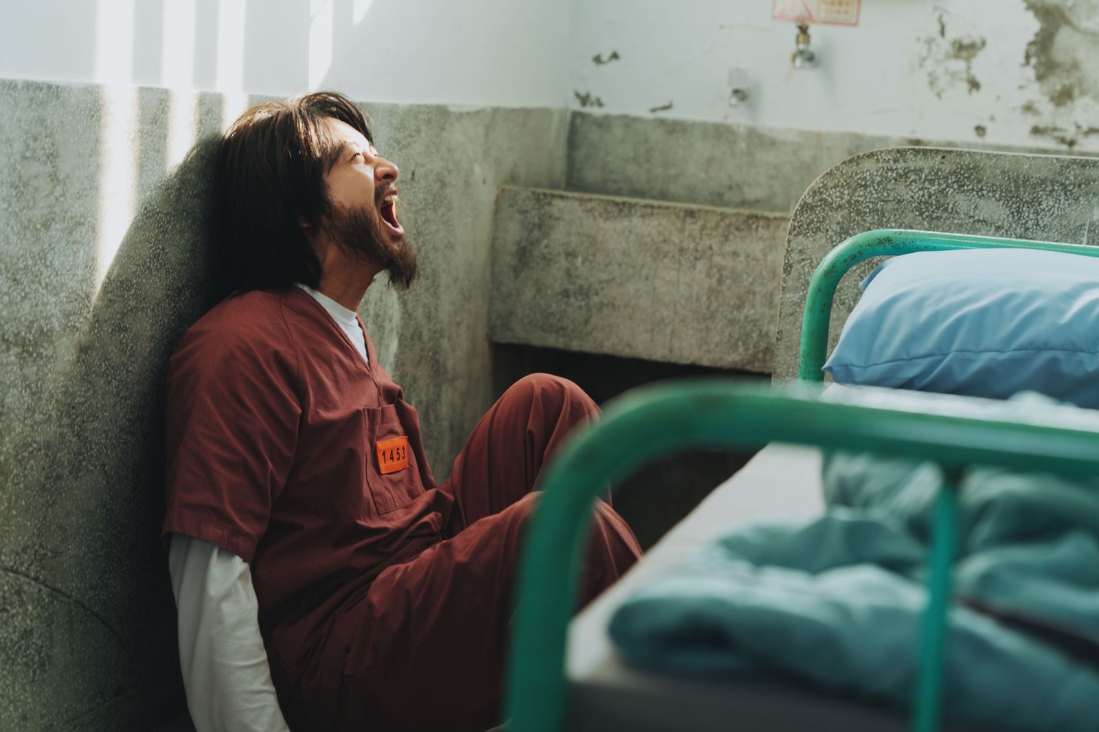 當紅歌手竟「撞死人入獄」　Darren揭頹廢失控震撼面貌！崩潰怒吼慘燒聲