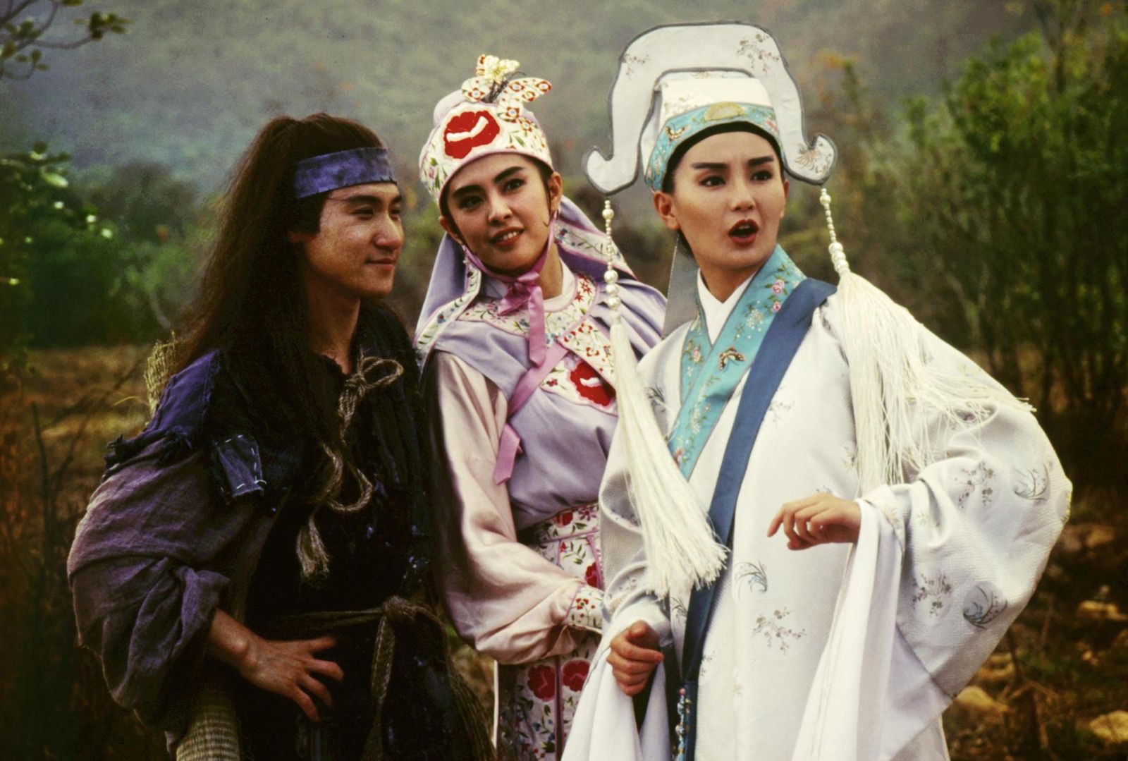 當年王家衛因拍攝《東邪西毒》超出預算和時間，在出資人壓力下，利用原班人馬在趕拍過程中抽空於27天內完成的賀歲喜劇。CATCHPLAY＋提供