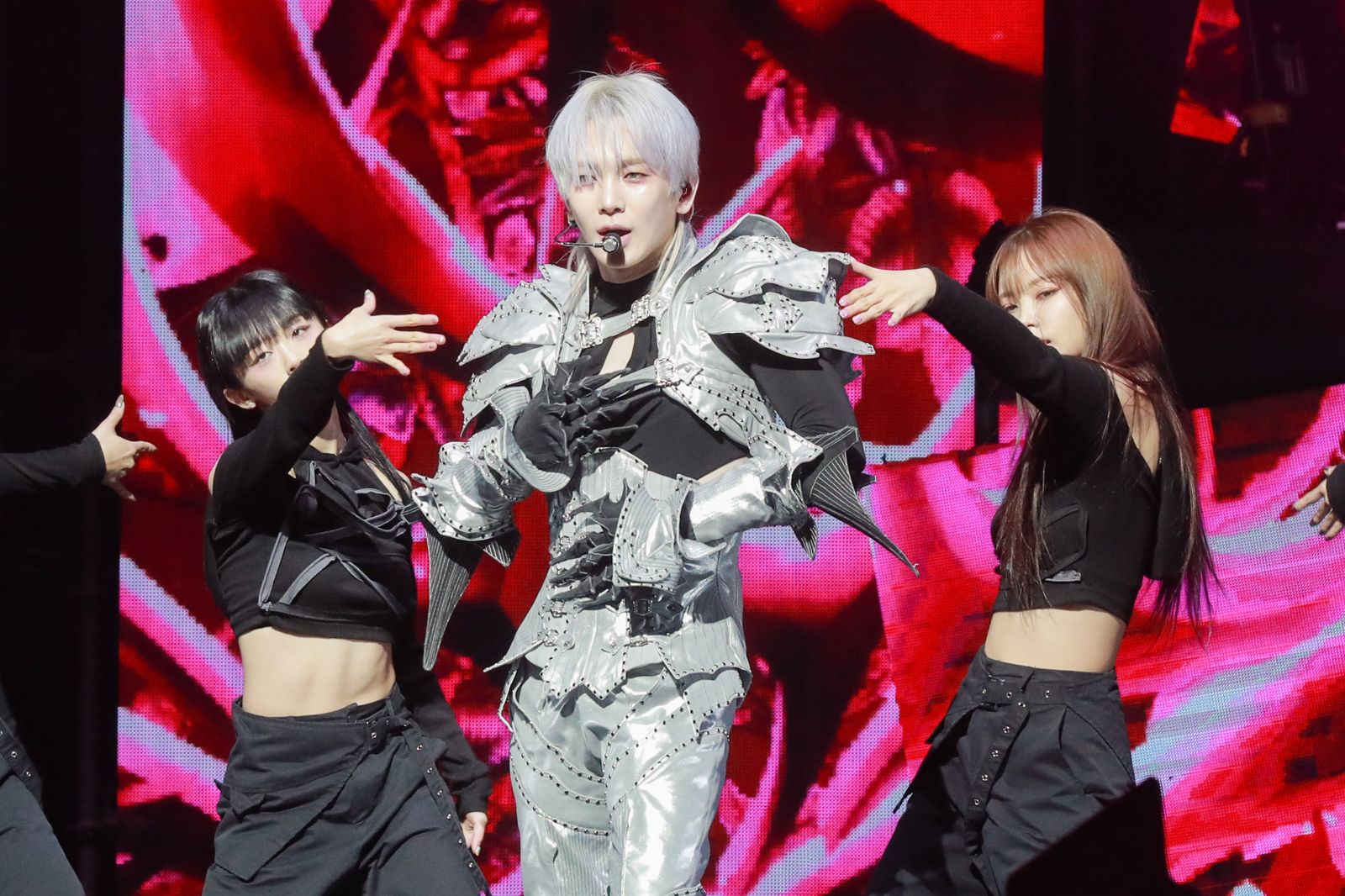 SHINee Key演唱會開場「唱7首很擔心」　「觀音」小姐「飛韓好累」喊話：請常來台