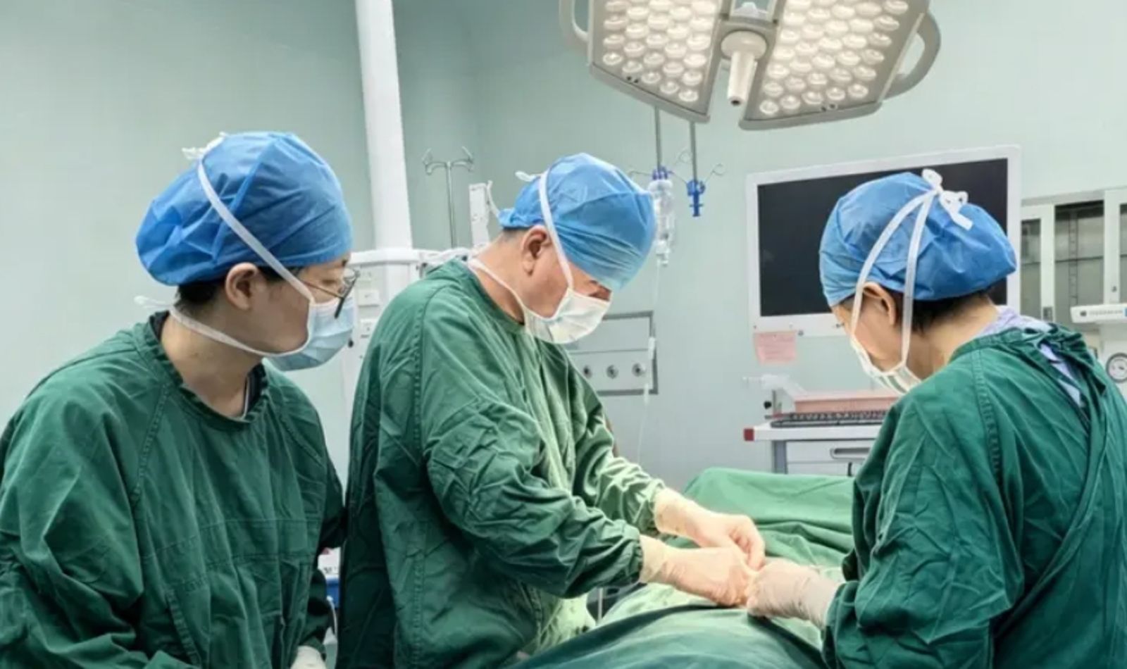 全球罕見!婦人懷孕找不到胚胎 竟著床在「脾臟」上…下場曝光
