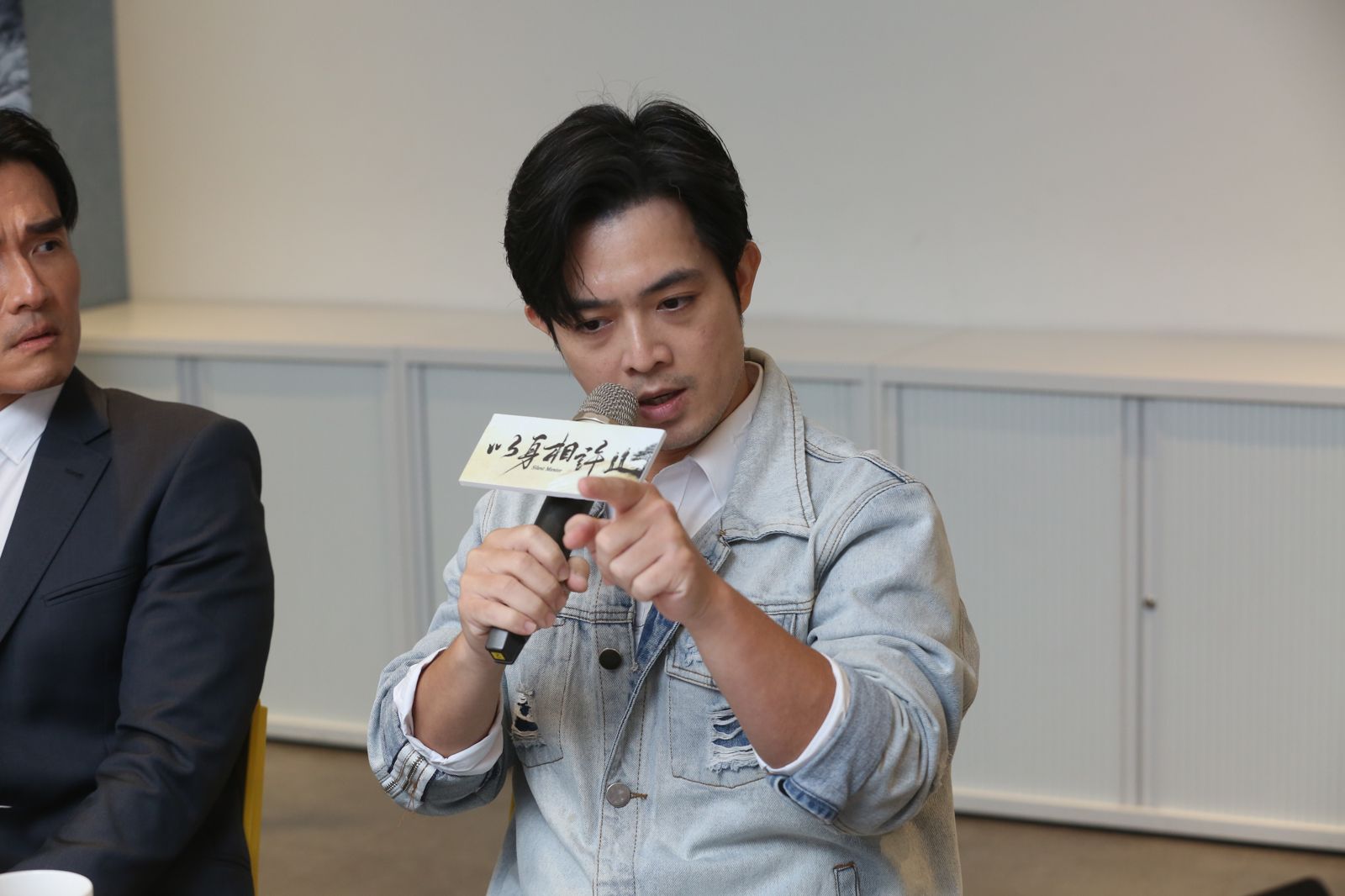 女演員試鏡遭老闆強制留下急哭　40歲男星出手相救被恐嚇！招認個性雞婆：不知何時會遇險