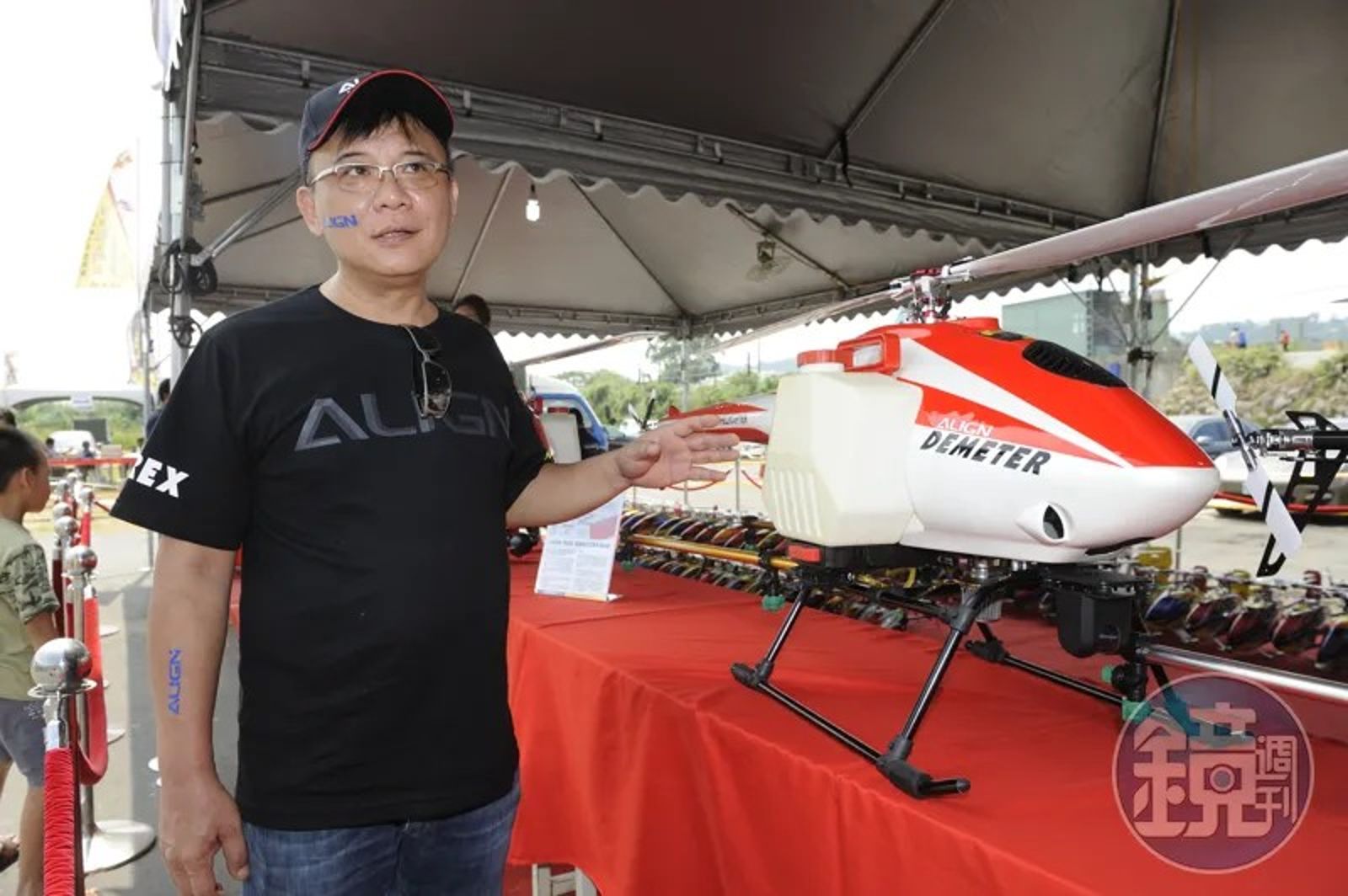 非紅供應鏈又破功!800萬軍購標案查出中國製晶片 「遙控直升機之王」夫妻被押