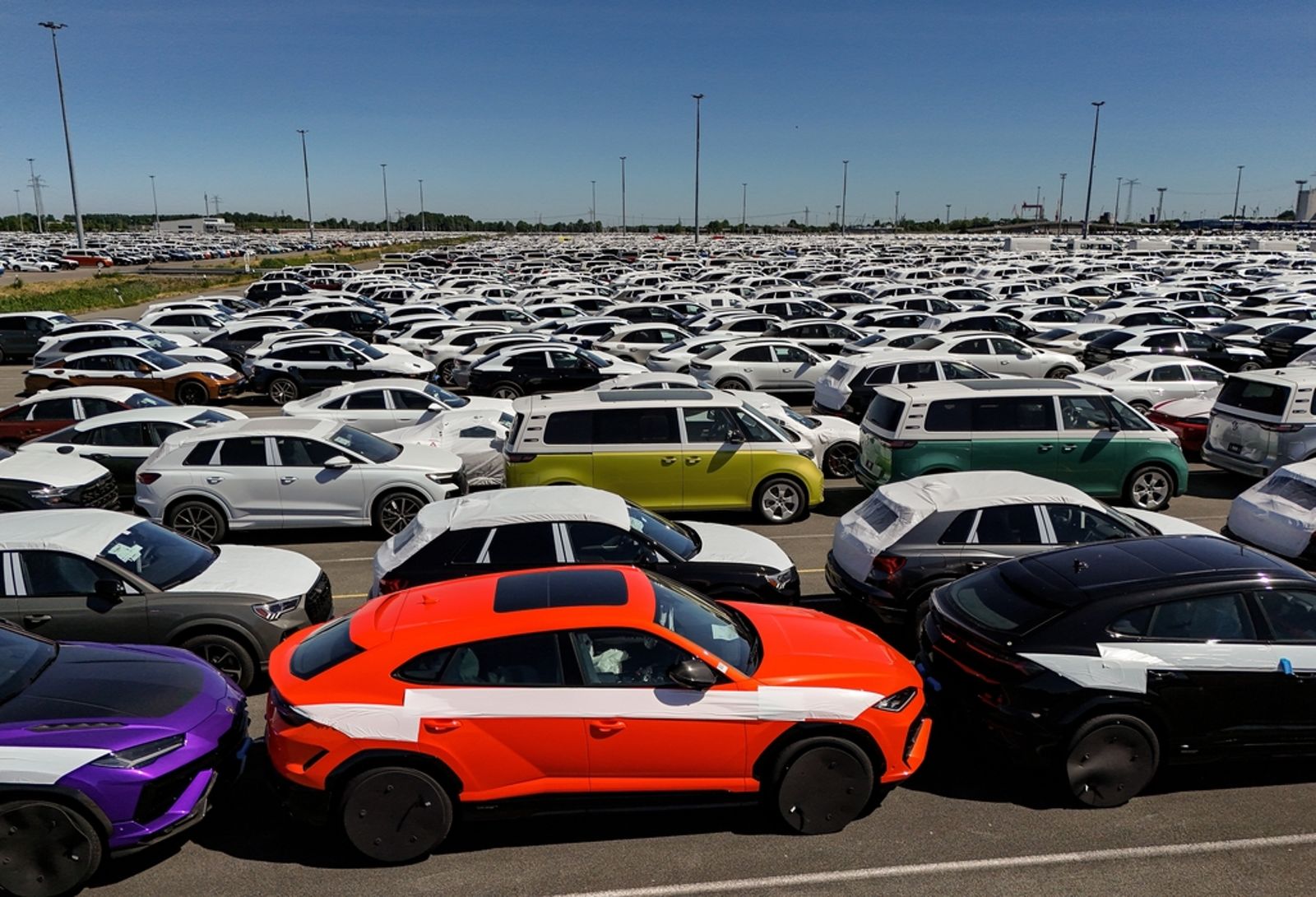 美國航運業的蕭條映照出中國出口的銳減。東方IC