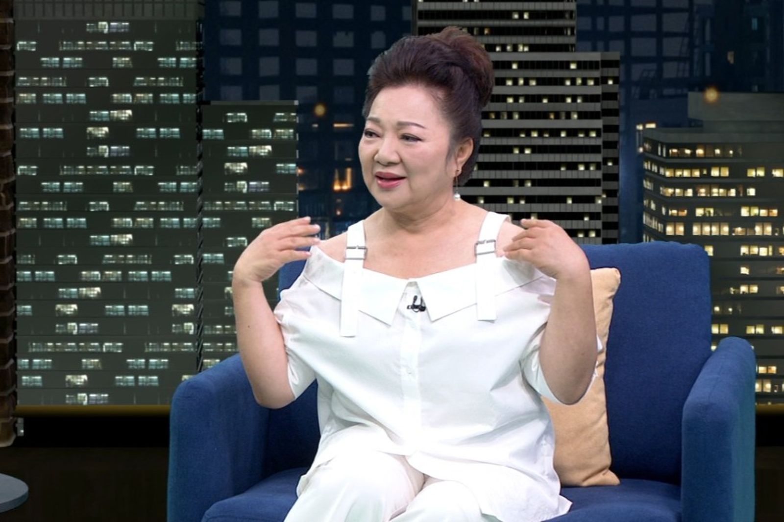 白冰冰罕見上訪談！《真相對話錄》揭露她「鐵肩甲」與逆境中的正能量