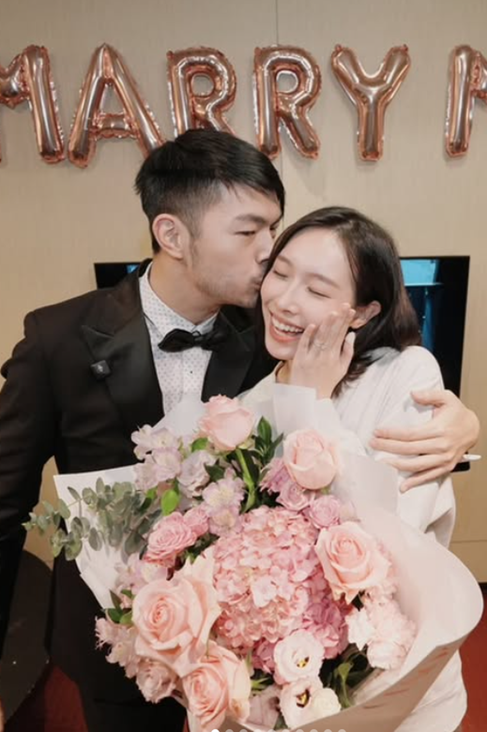 陳天天（左）去年底求婚劉樸（右）成功。翻攝劉樸IG