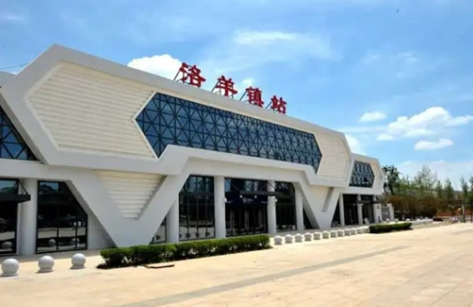 中國重大工安意外！雲南昆明「這車站」試驗列車衝撞工人釀11死2傷