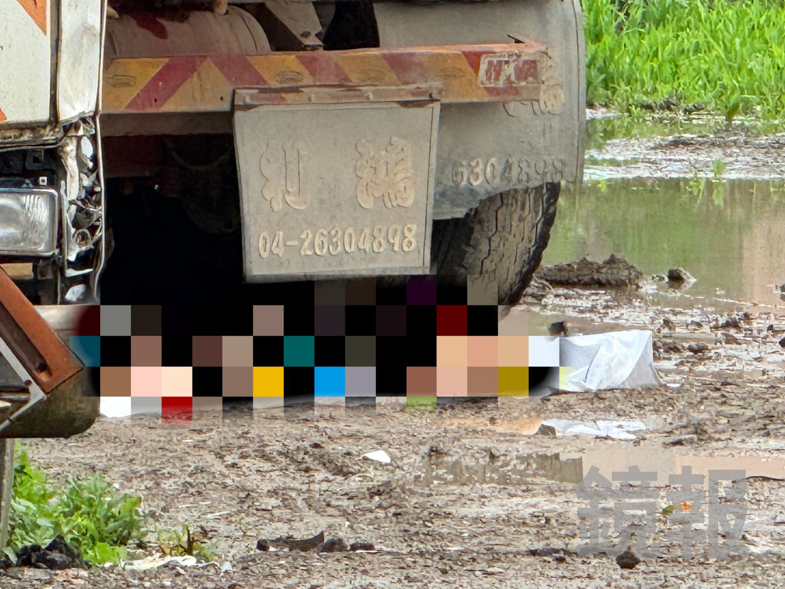 新北溫仔圳傳嚴重車禍事故 大貨車失控衝撞行人軀幹斷裂慘死