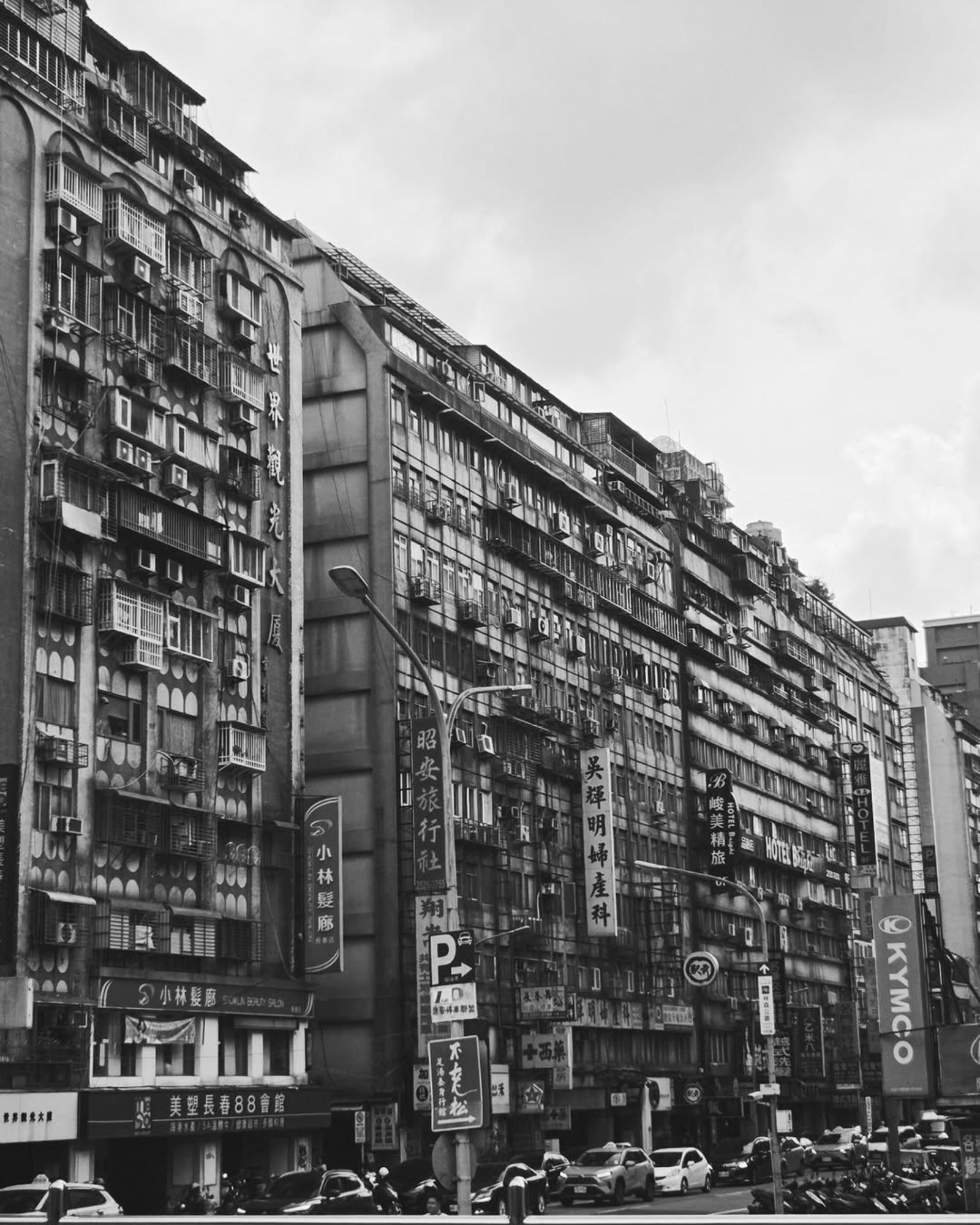 j-hope分享台北街景照，滿懷南韓人喜愛的「台灣感性」氛圍。翻攝IG@uarmyhope