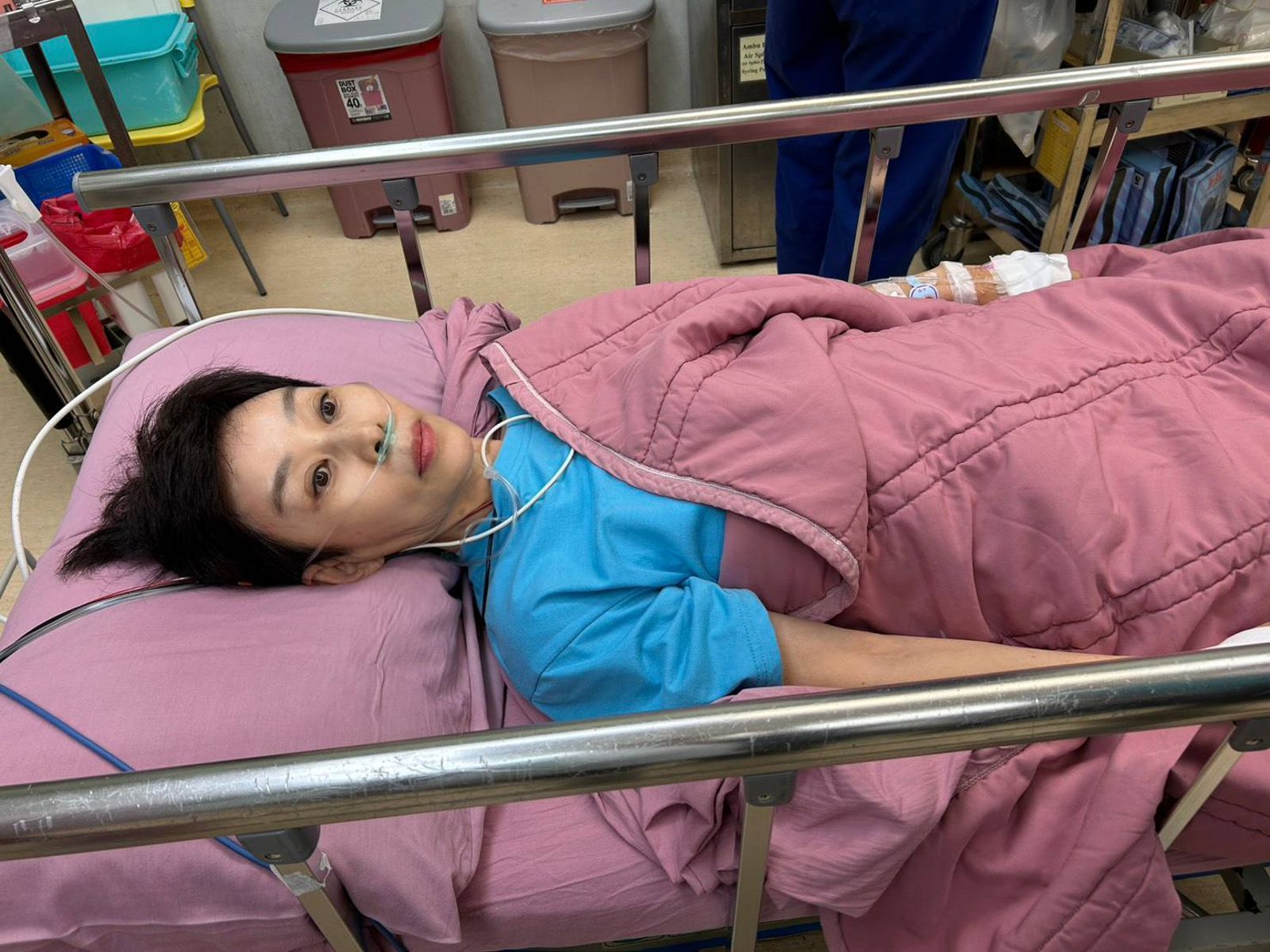 64歲金鐘主持人李秀媛驚傳車禍！右手「脫臼骨裂」腫一包　傷勢畫面曝光