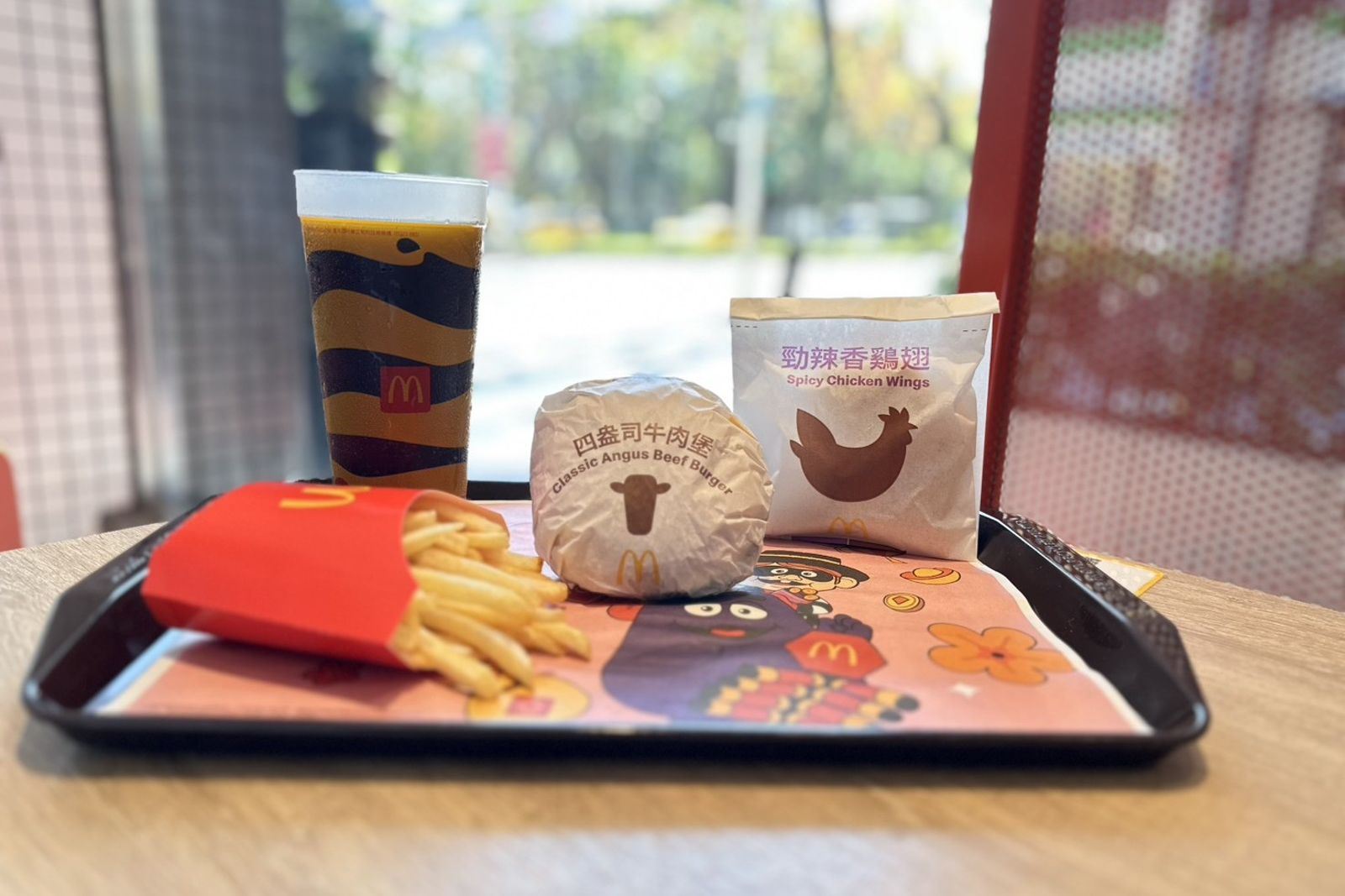 刮刮樂獎項包含午餐時段購買任一超值全餐，就送麥脆雞腿1塊或勁辣香鷄翅。（麥當勞供圖）