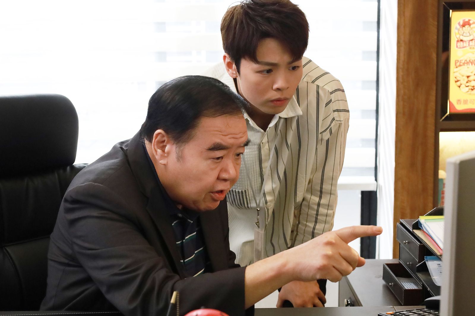 鄭則仕（左）和冼靖峰（右）在《神耆小子》中對戲。年代提供