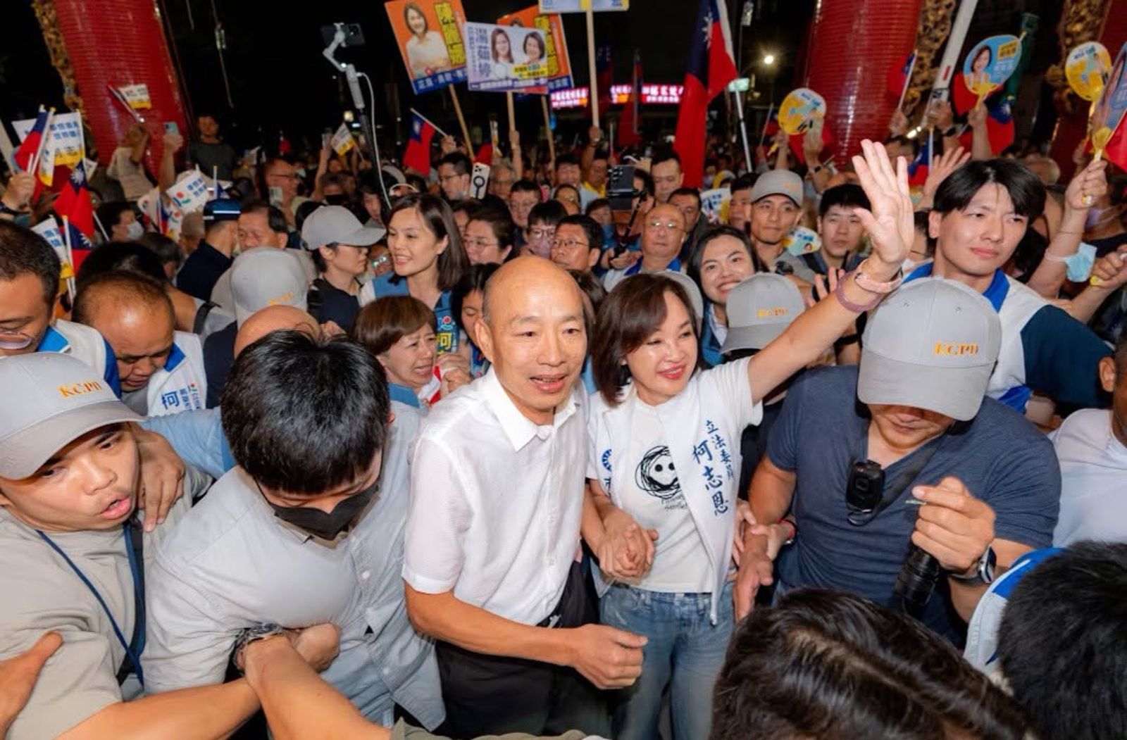 韓國瑜幫柯志恩站台。圖/翻攝自FB/柯志恩