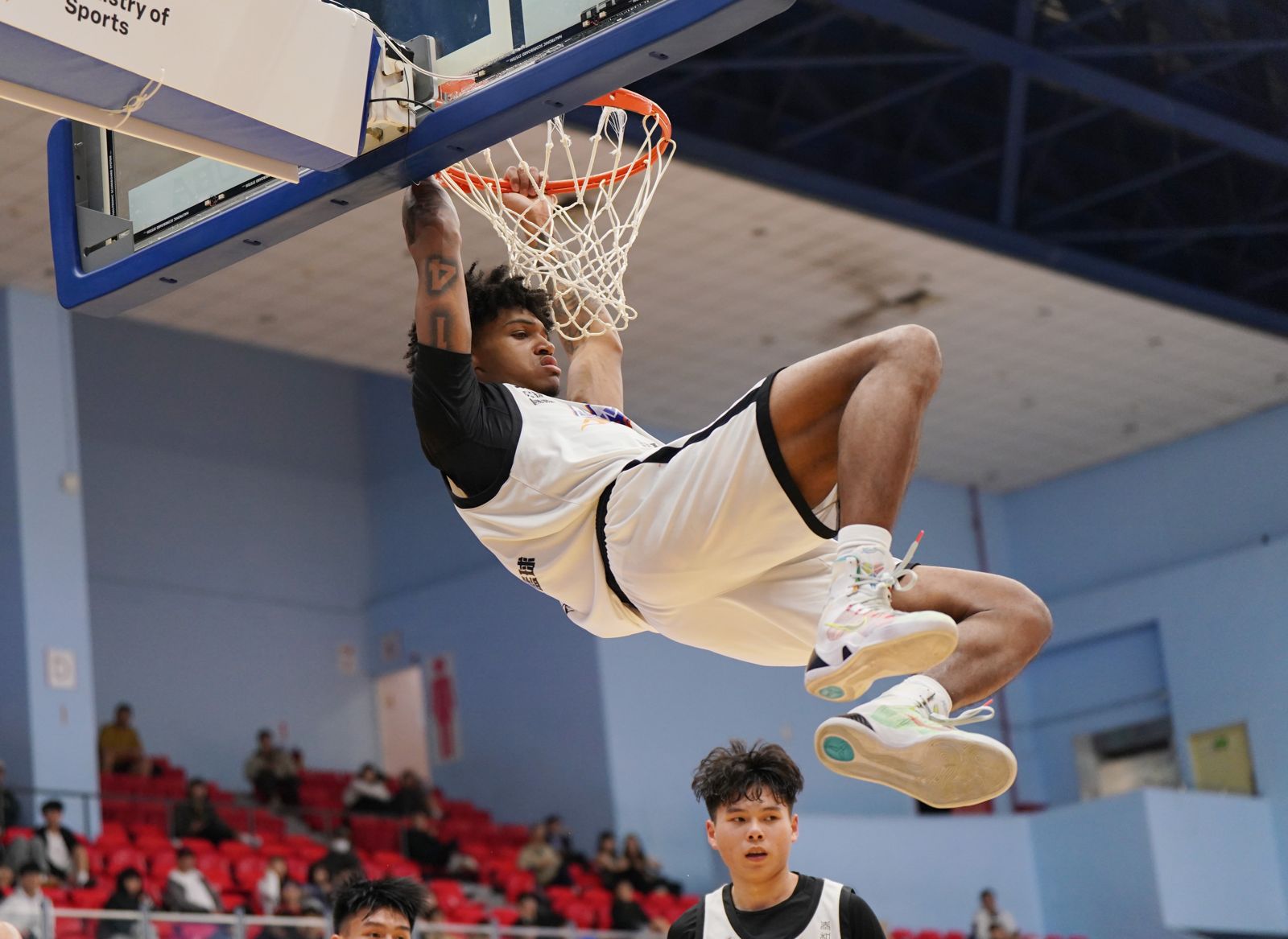 黎明隊史首勝健行！吳建龍有感觸　泰力30分22籃板主宰戰局